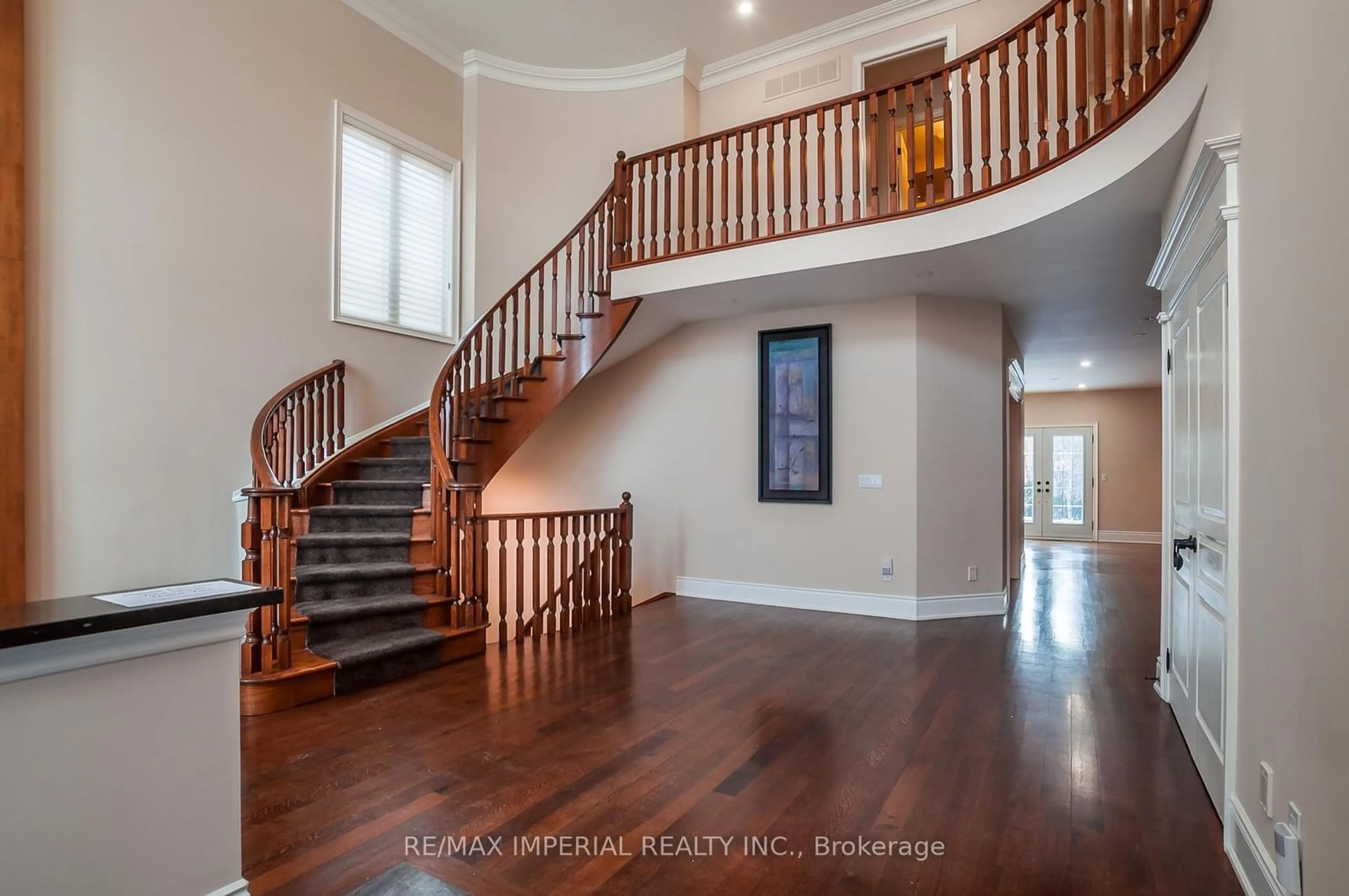 Indoor foyer for 23A Mackay Dr, Richmond Hill Ontario L4C 6N9