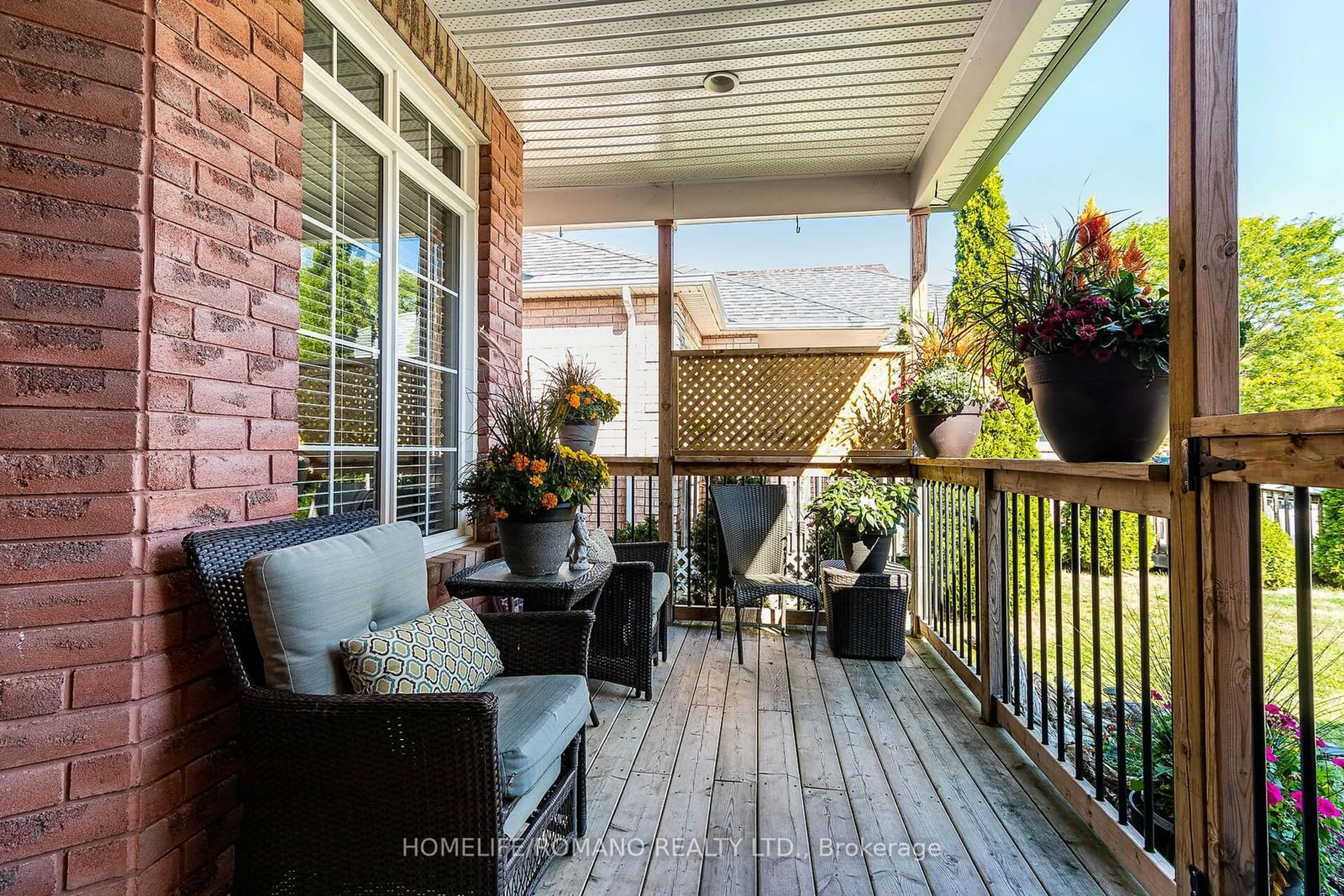 Patio, street for 1912 Mill St, Innisfil Ontario L9S 2A1