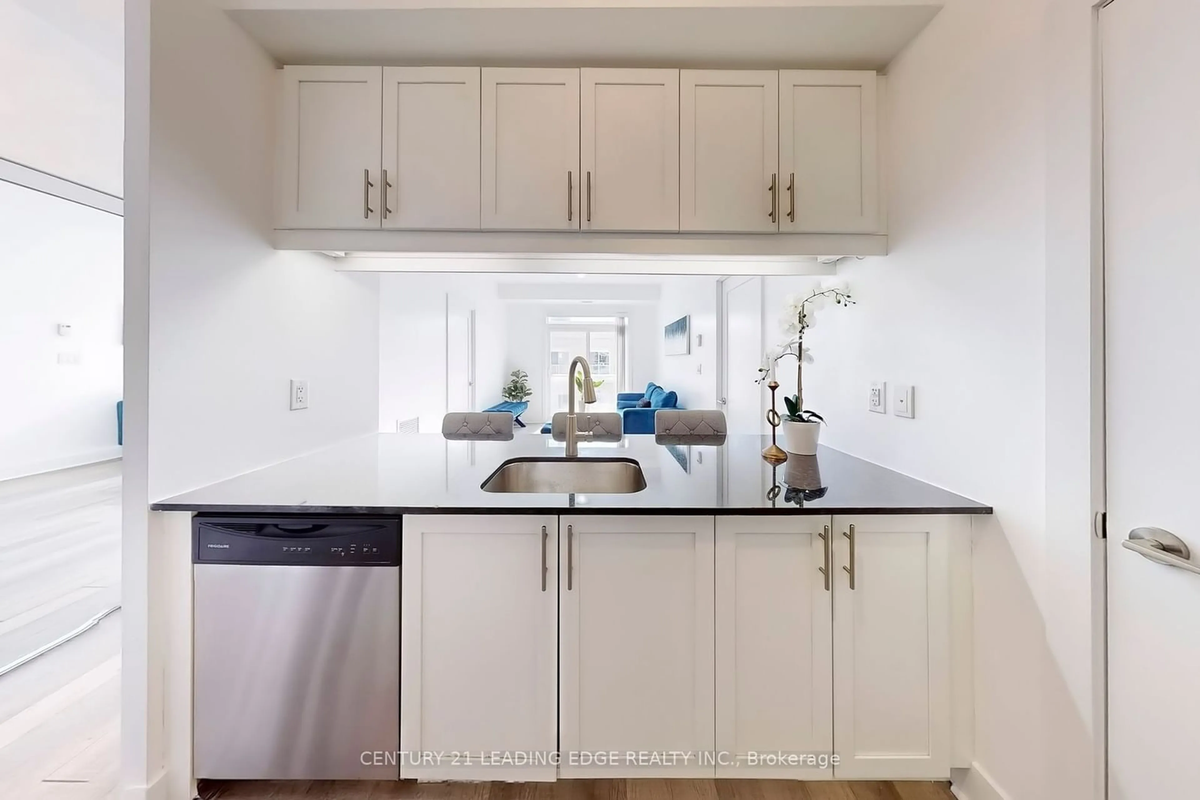 Standard kitchen, unknown for 28 Prince Regent St #PH36, Markham Ontario L6C 0V5