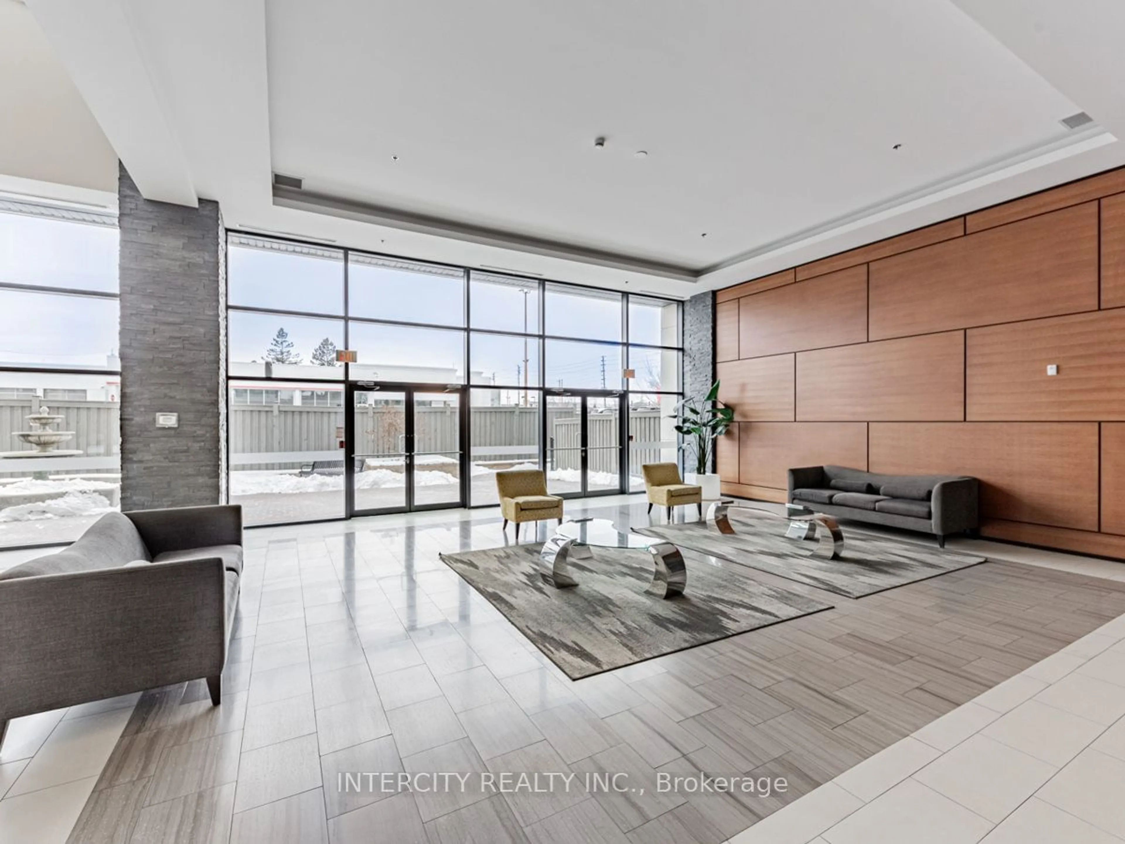 Indoor foyer for 12 Woodstream Blvd #412, Vaughan Ontario L4L 8C3