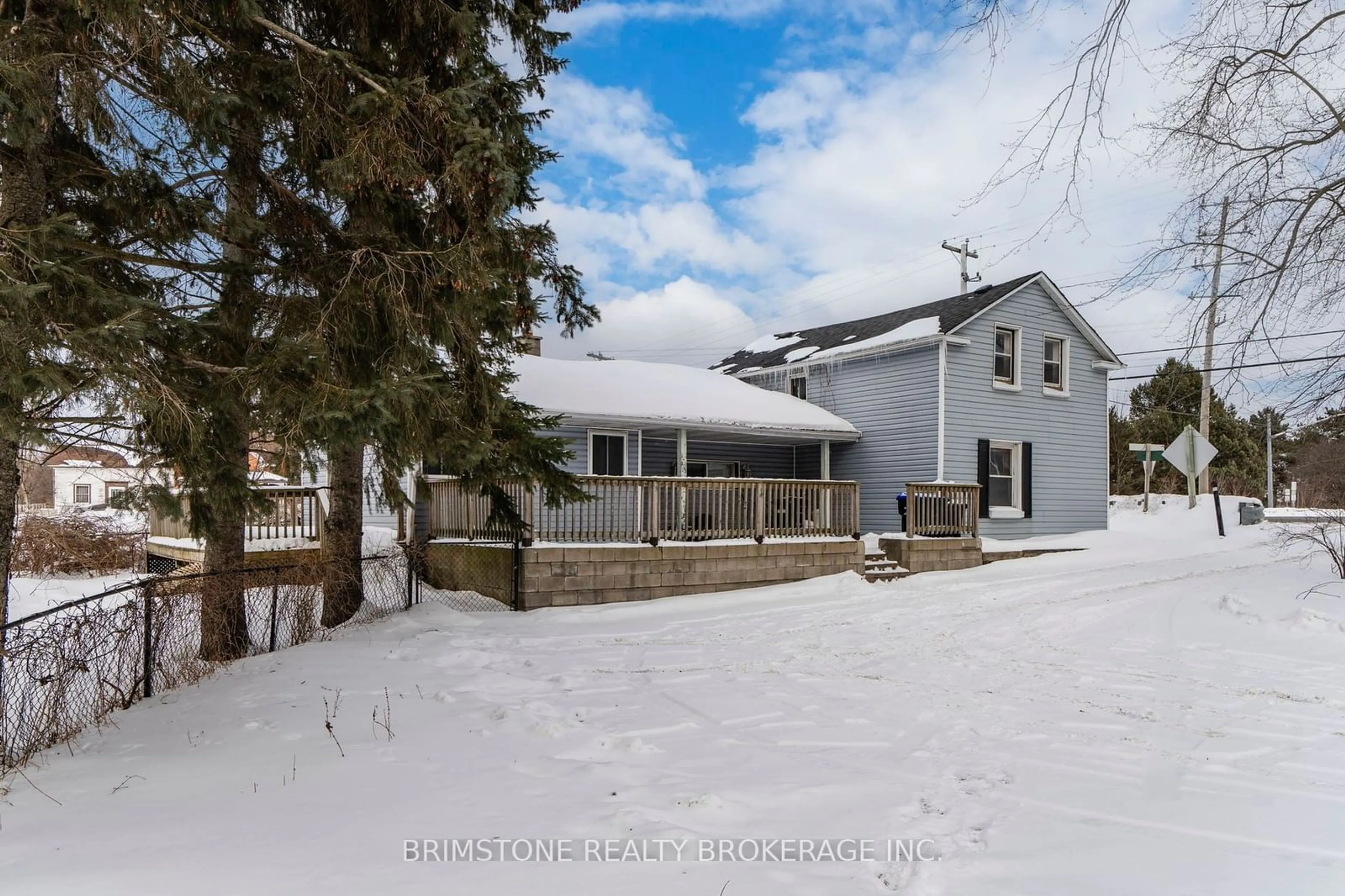 A pic from outside/outdoor area/front of a property/back of a property/a pic from drone, unknown for 199 Barrie St, Essa Ontario L0L 2N0