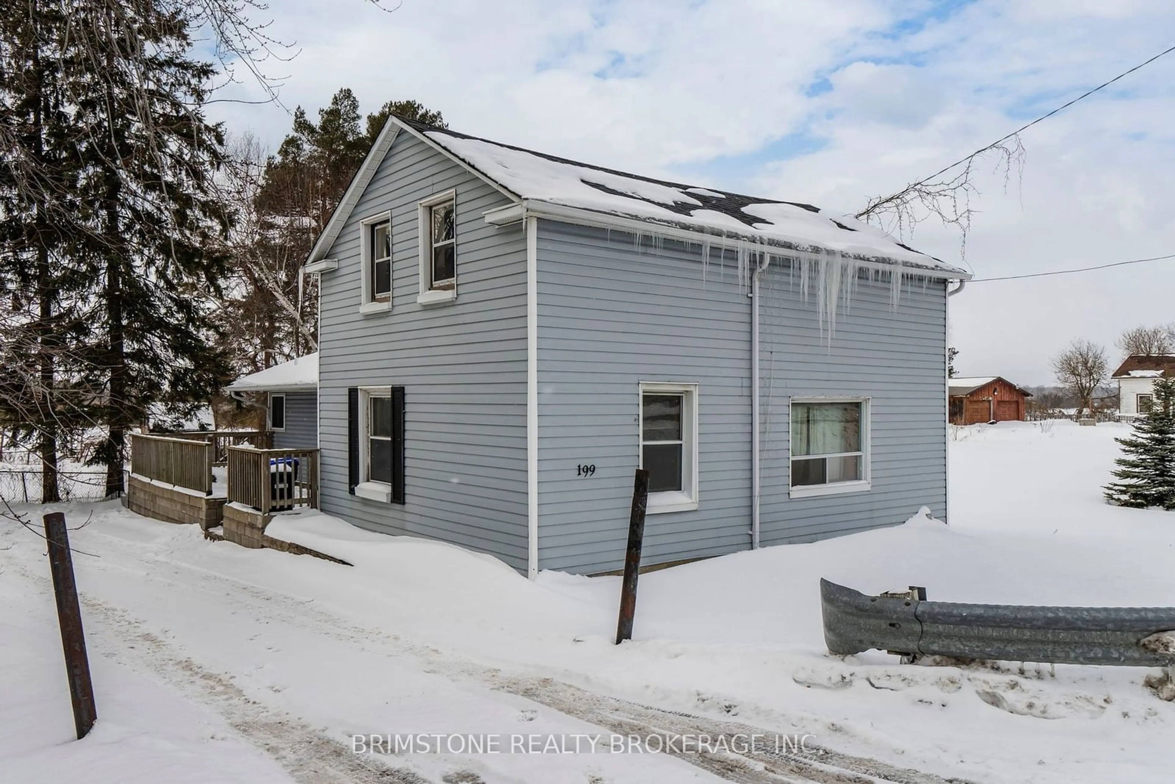 A pic from outside/outdoor area/front of a property/back of a property/a pic from drone, street for 199 Barrie St, Essa Ontario L0L 2N0