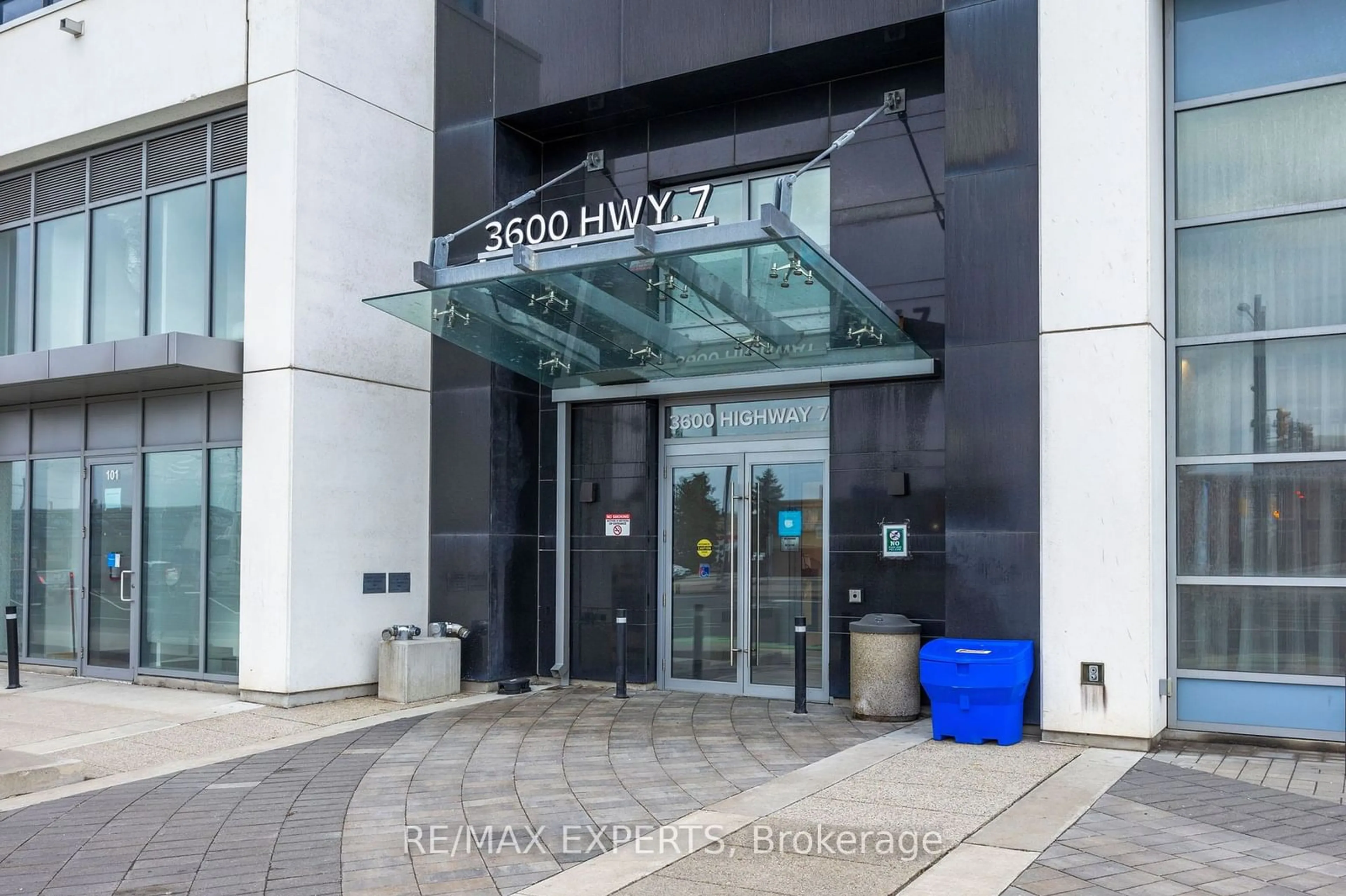 Indoor foyer for 3600 Highway 7 #512, Vaughan Ontario L4L 0G7