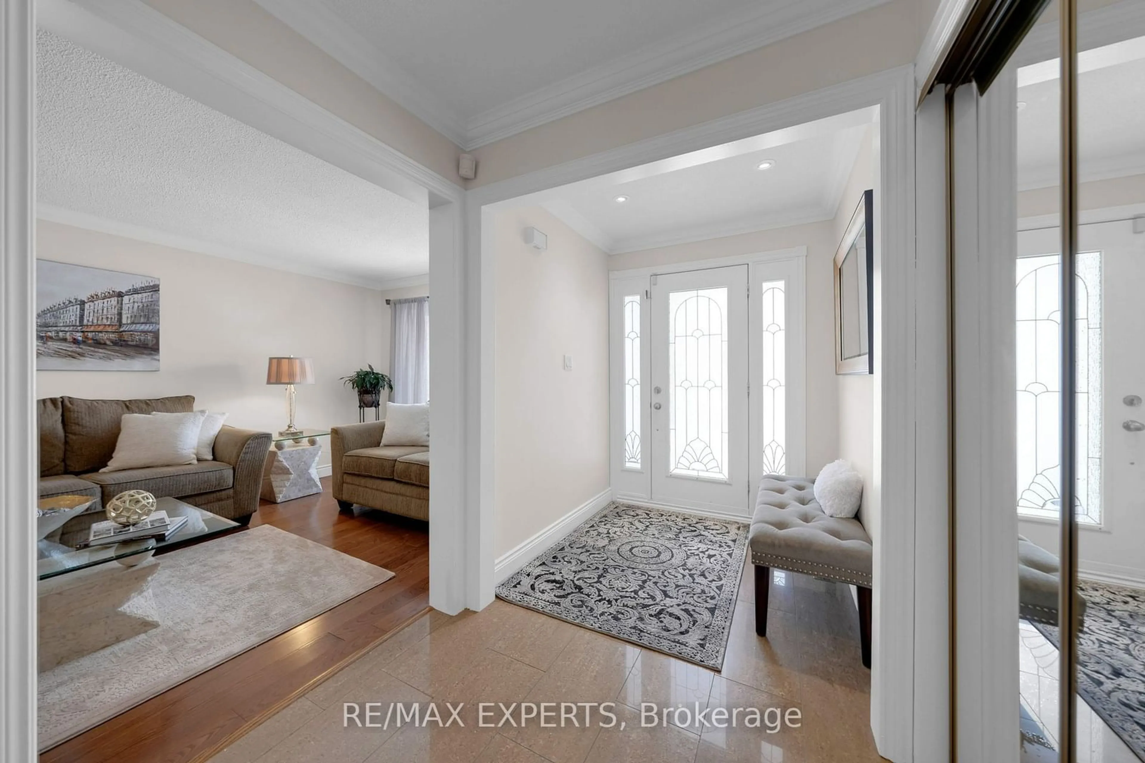 Indoor entryway for 106 Greenock Dr, Vaughan Ontario L6A 1N9