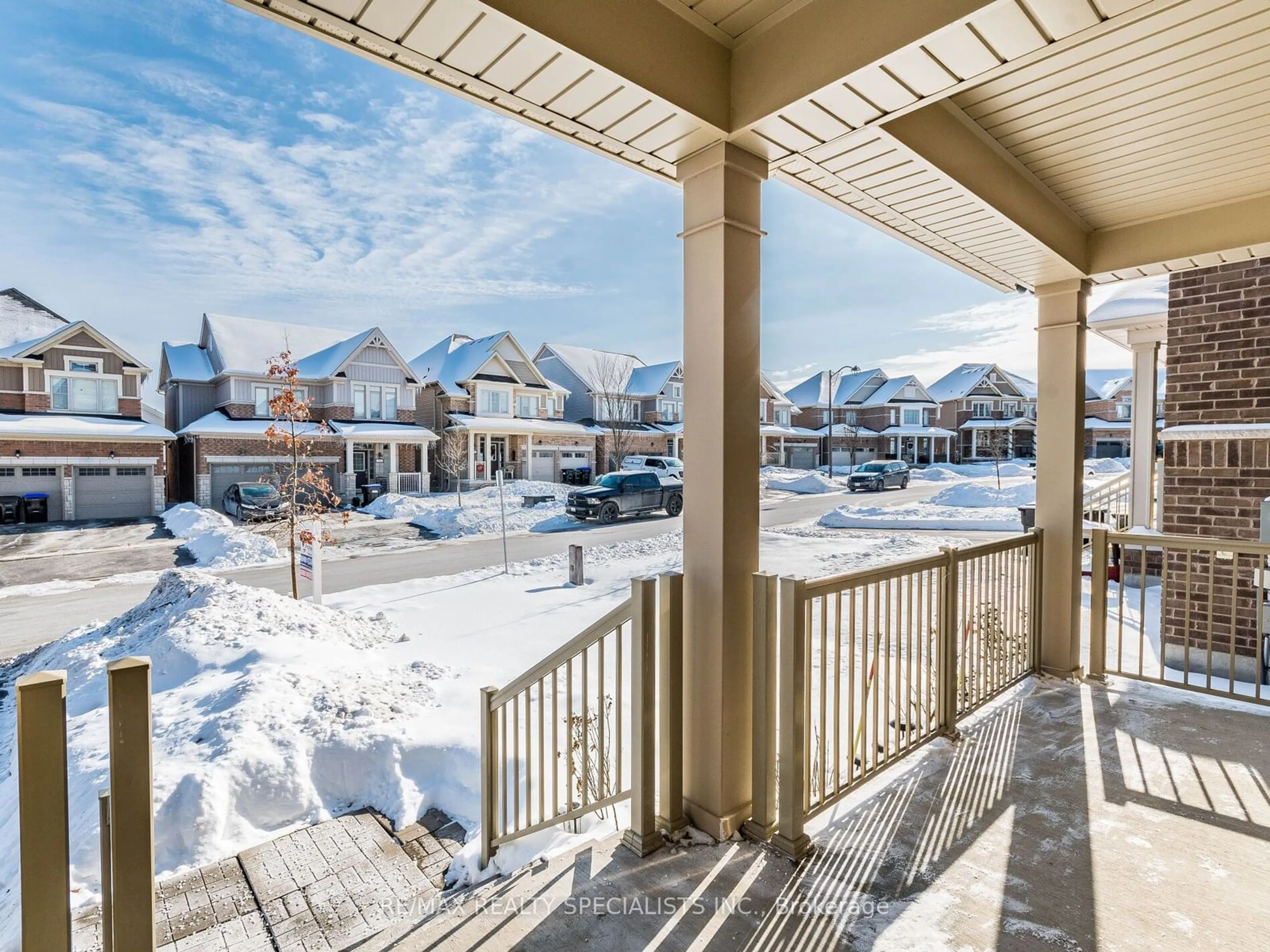 Patio, city buildings view from balcony for 28 Pridham Pl, New Tecumseth Ontario L0G 1W0