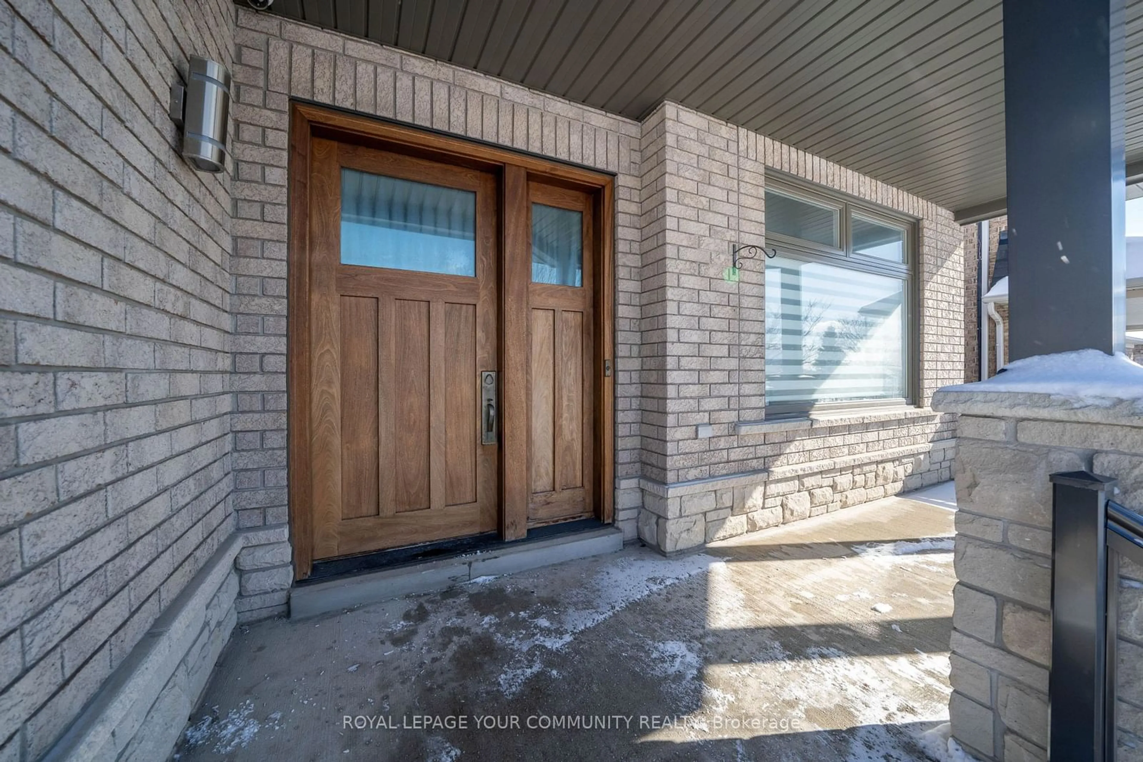 Indoor entryway for 122 Pieta Pl, Vaughan Ontario L4H 3G2