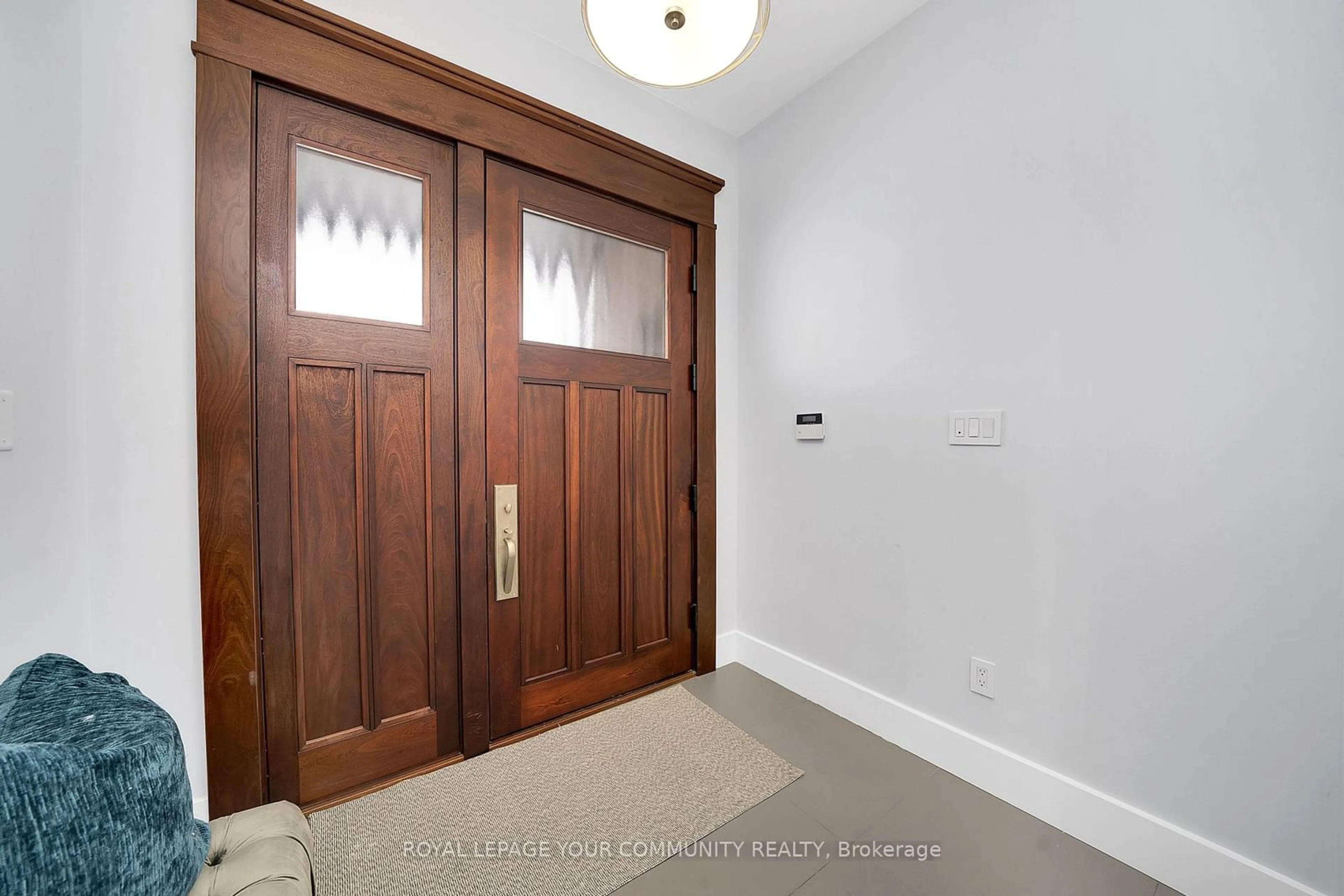 Indoor entryway for 122 Pieta Pl, Vaughan Ontario L4H 3G2