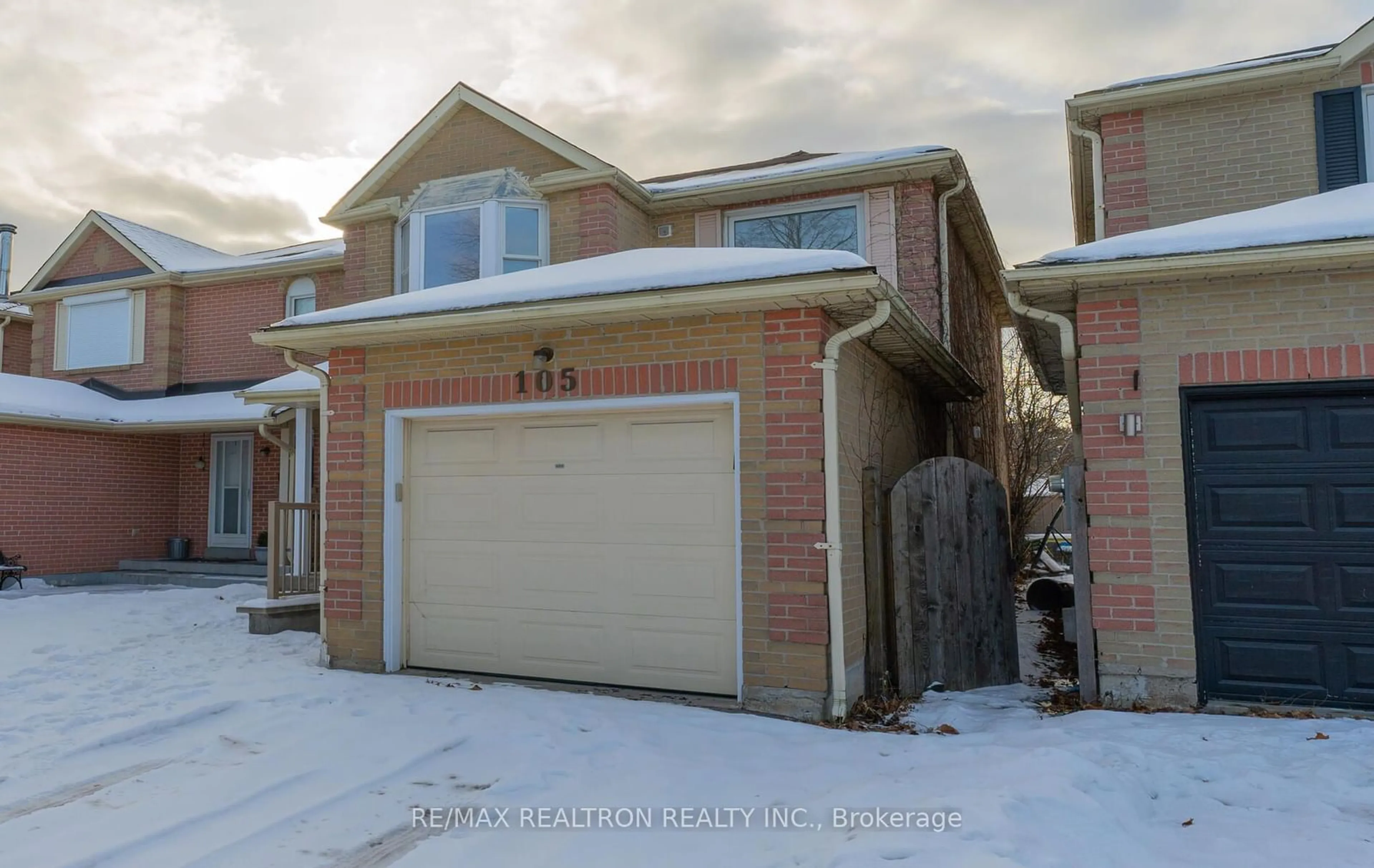 Home with brick exterior material, street for 105 Gailcrest Circ, Vaughan Ontario L4J 5V6