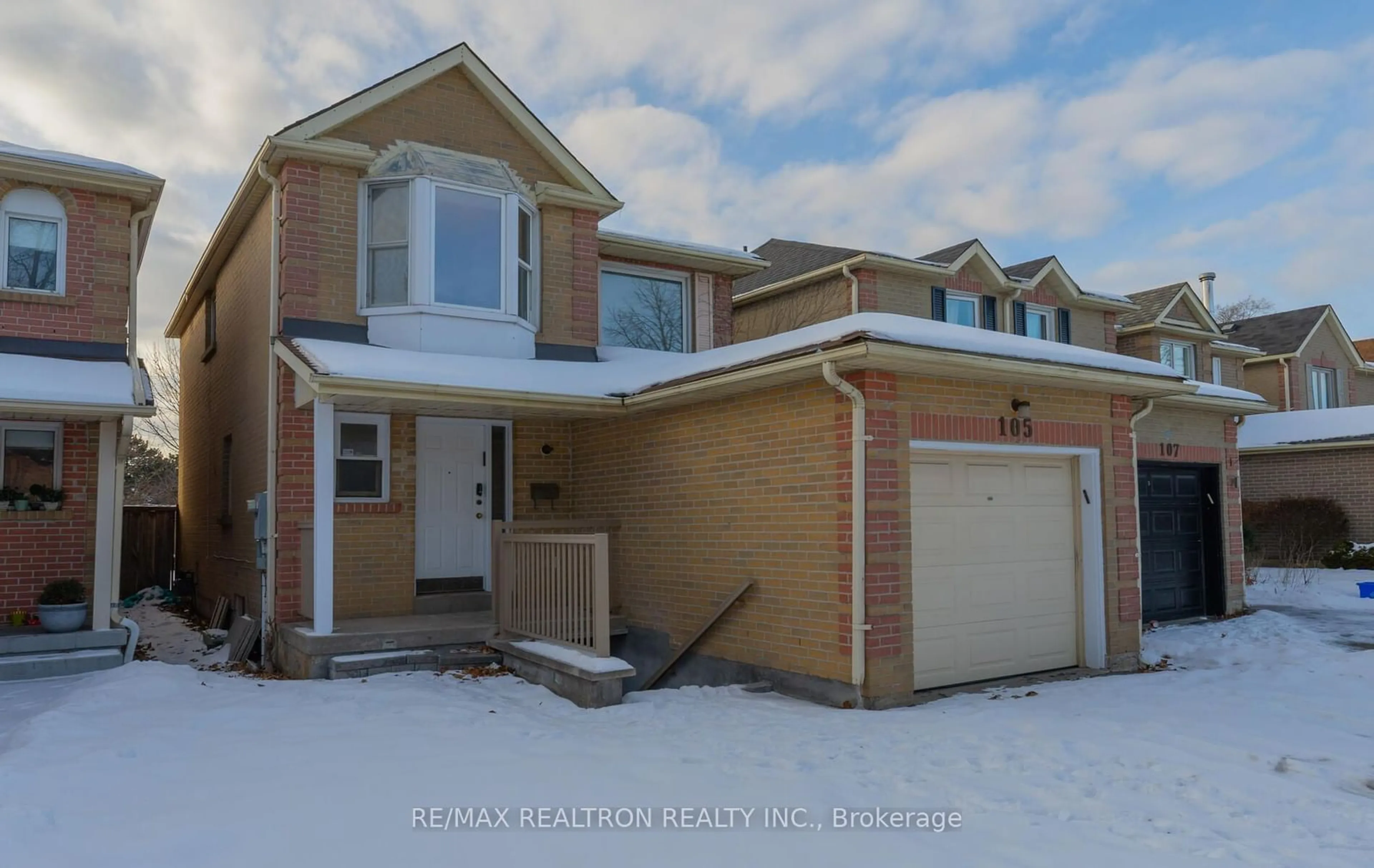 Home with brick exterior material, street for 105 Gailcrest Circ, Vaughan Ontario L4J 5V6