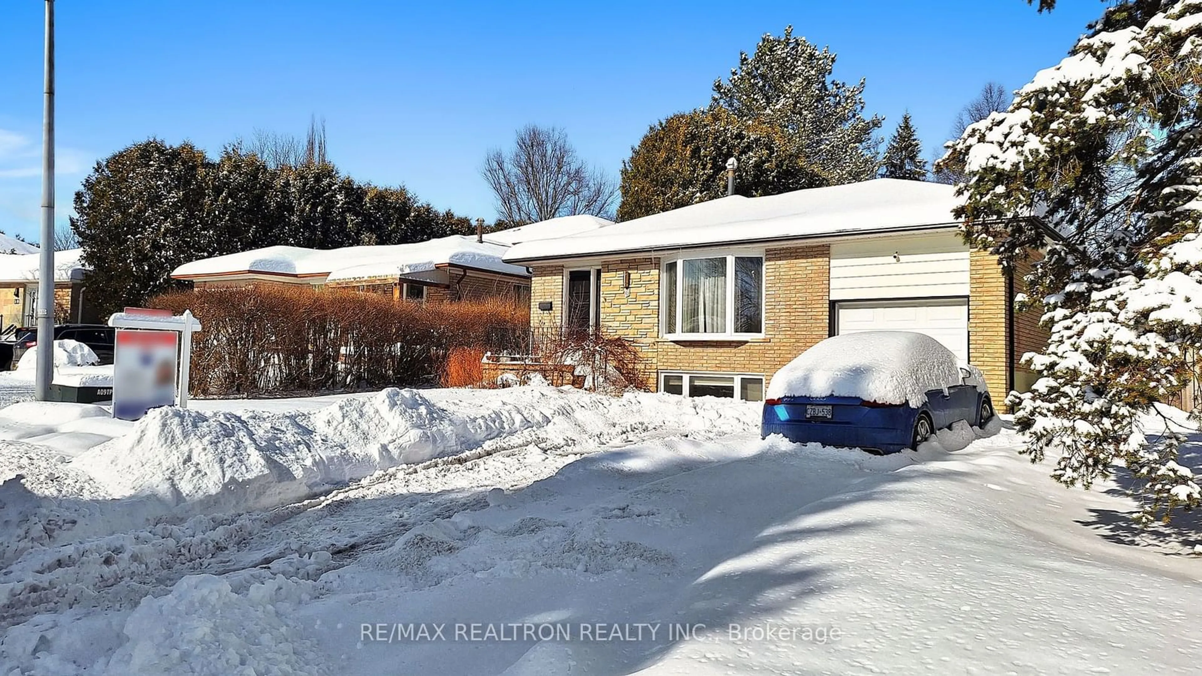 Unknown for 6 Hammond Dr, Aurora Ontario L4G 2T9