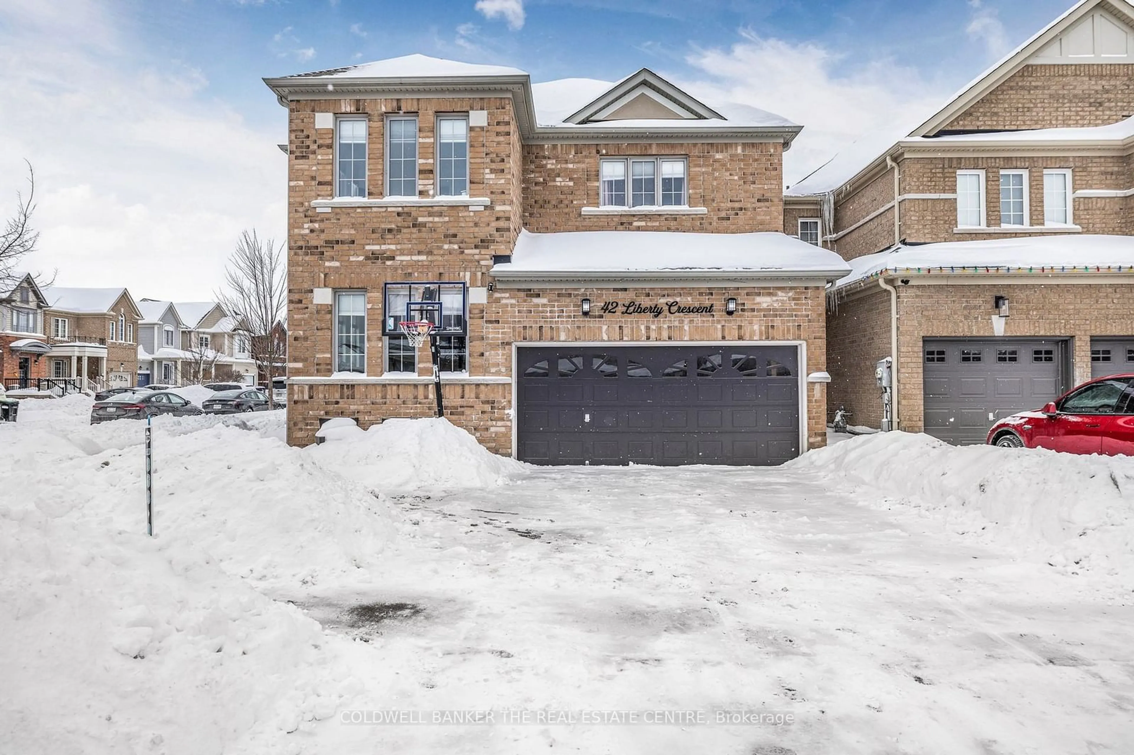 Home with brick exterior material, street for 42 Liberty Cres, Bradford West Gwillimbury Ontario L3Z 0P5