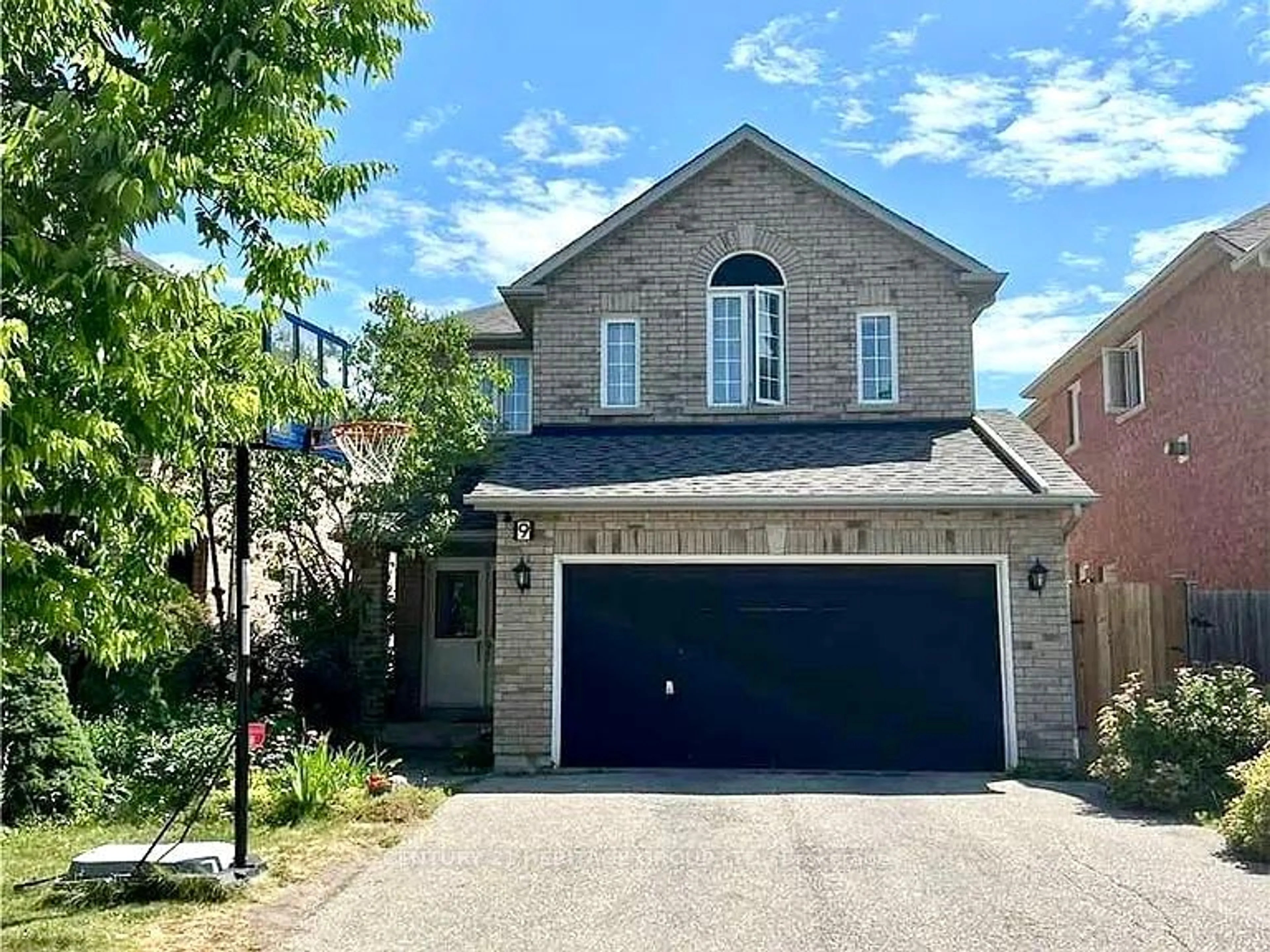 Home with brick exterior material, street for 9 Headwater Cres, Richmond Hill Ontario L4E 4G1