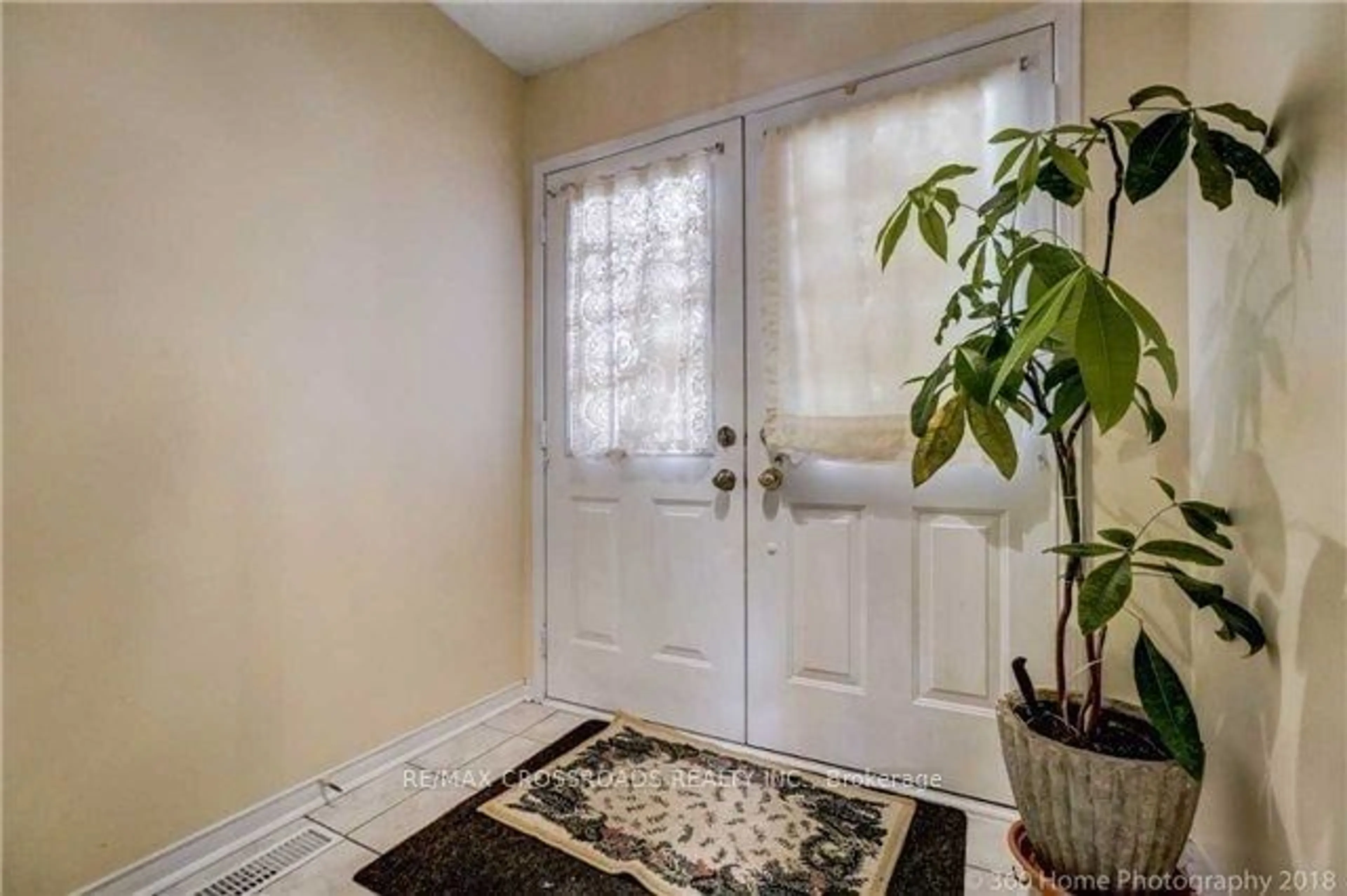 Indoor entryway for 29 Billingsley Cres, Markham Ontario L3S 4P2