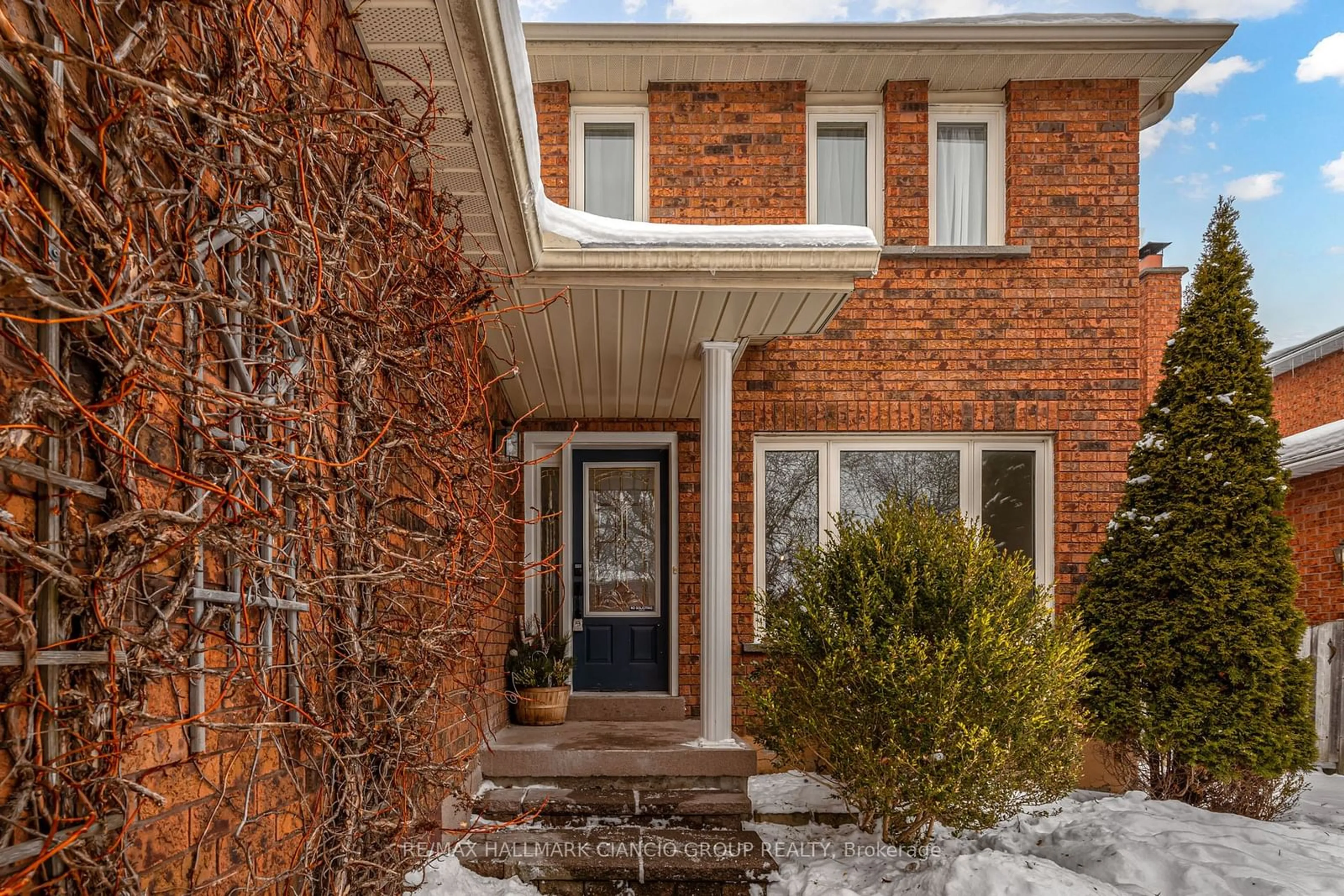 Home with brick exterior material, street for 14 Ironwood Cres, Whitchurch-Stouffville Ontario L4A 5S7