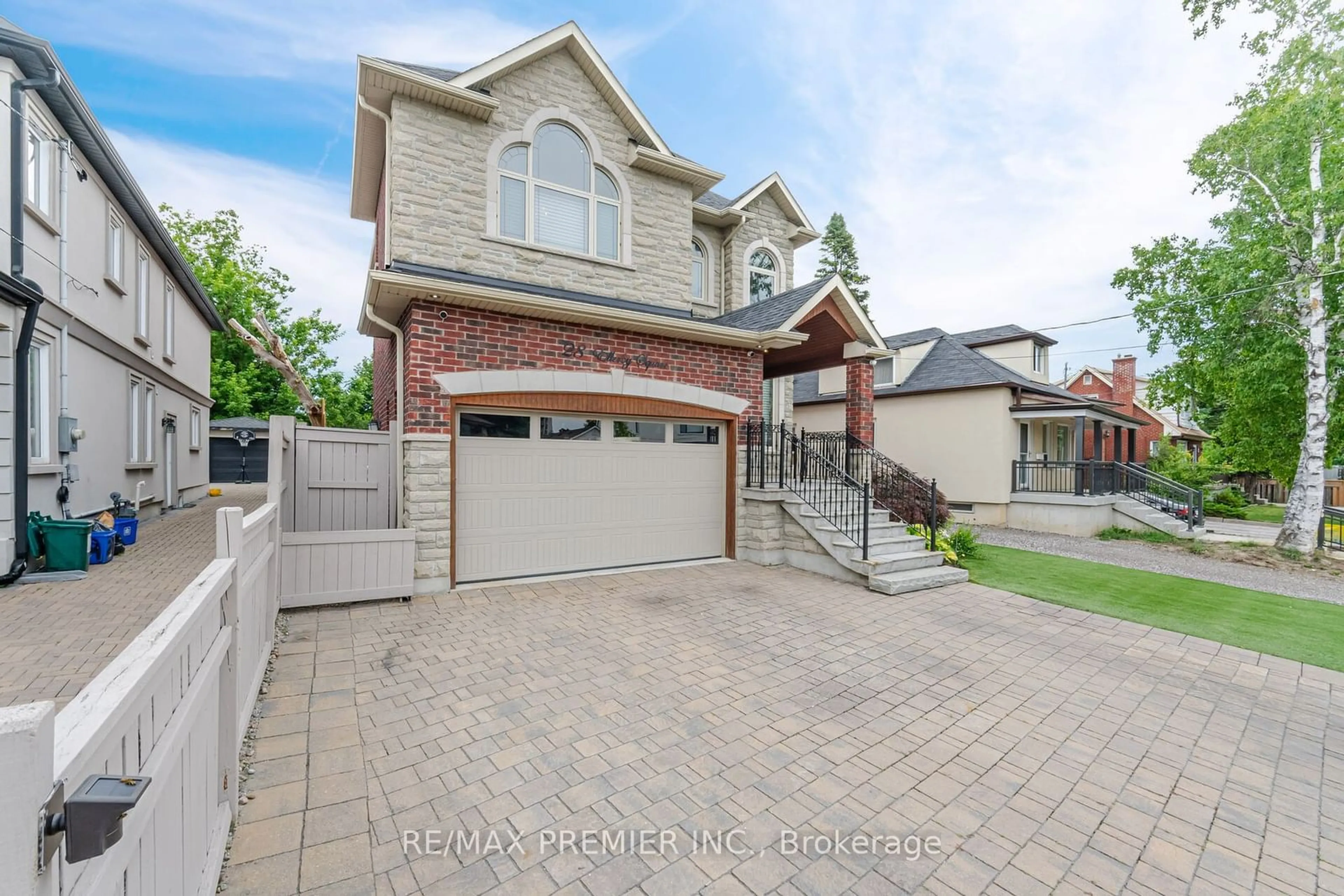 Home with brick exterior material, street for 28 Ellerby Sq, Vaughan Ontario L4L 1N1