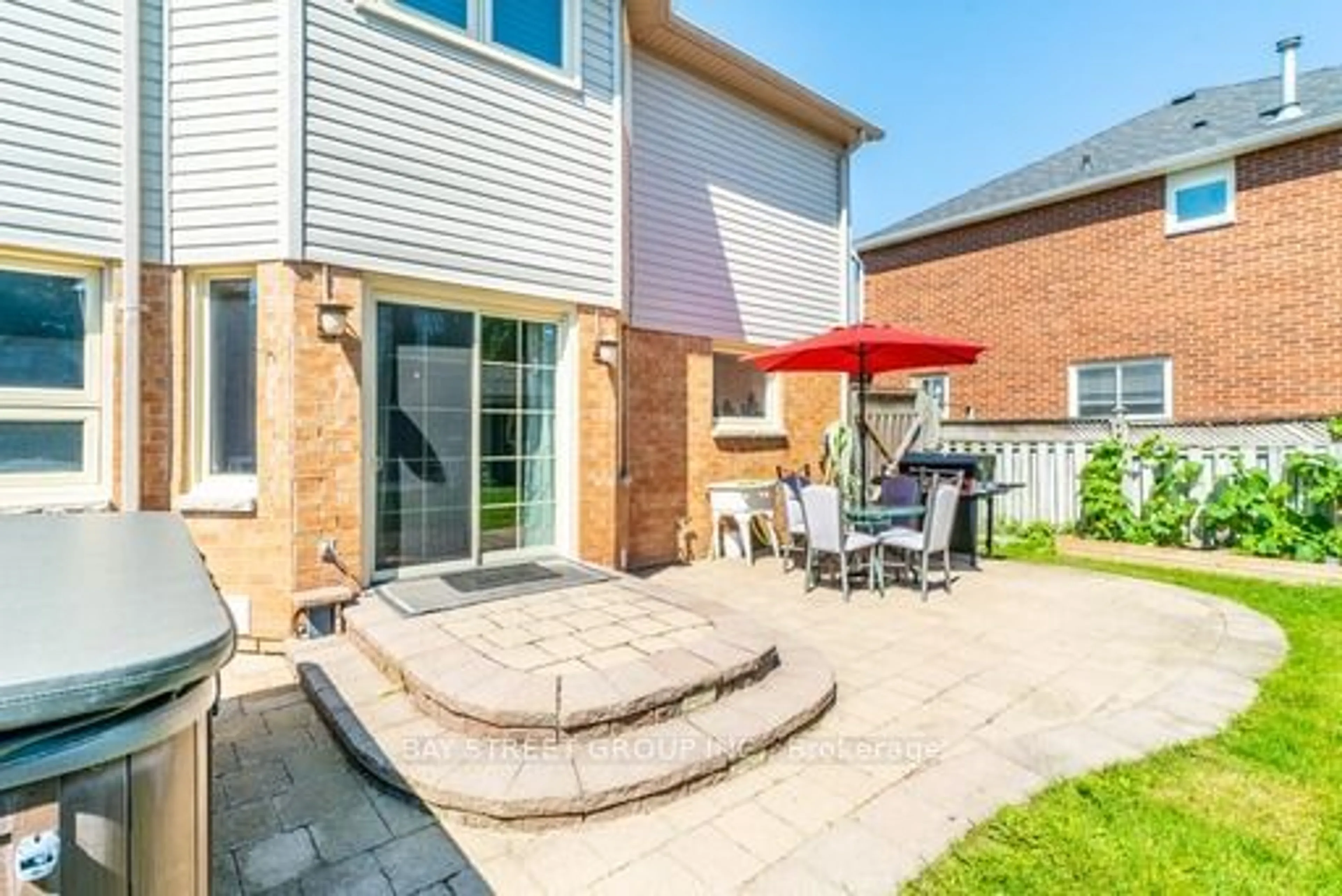 Patio, street for 52 CHARTWELL Cres, Georgina Ontario L4P 3N8