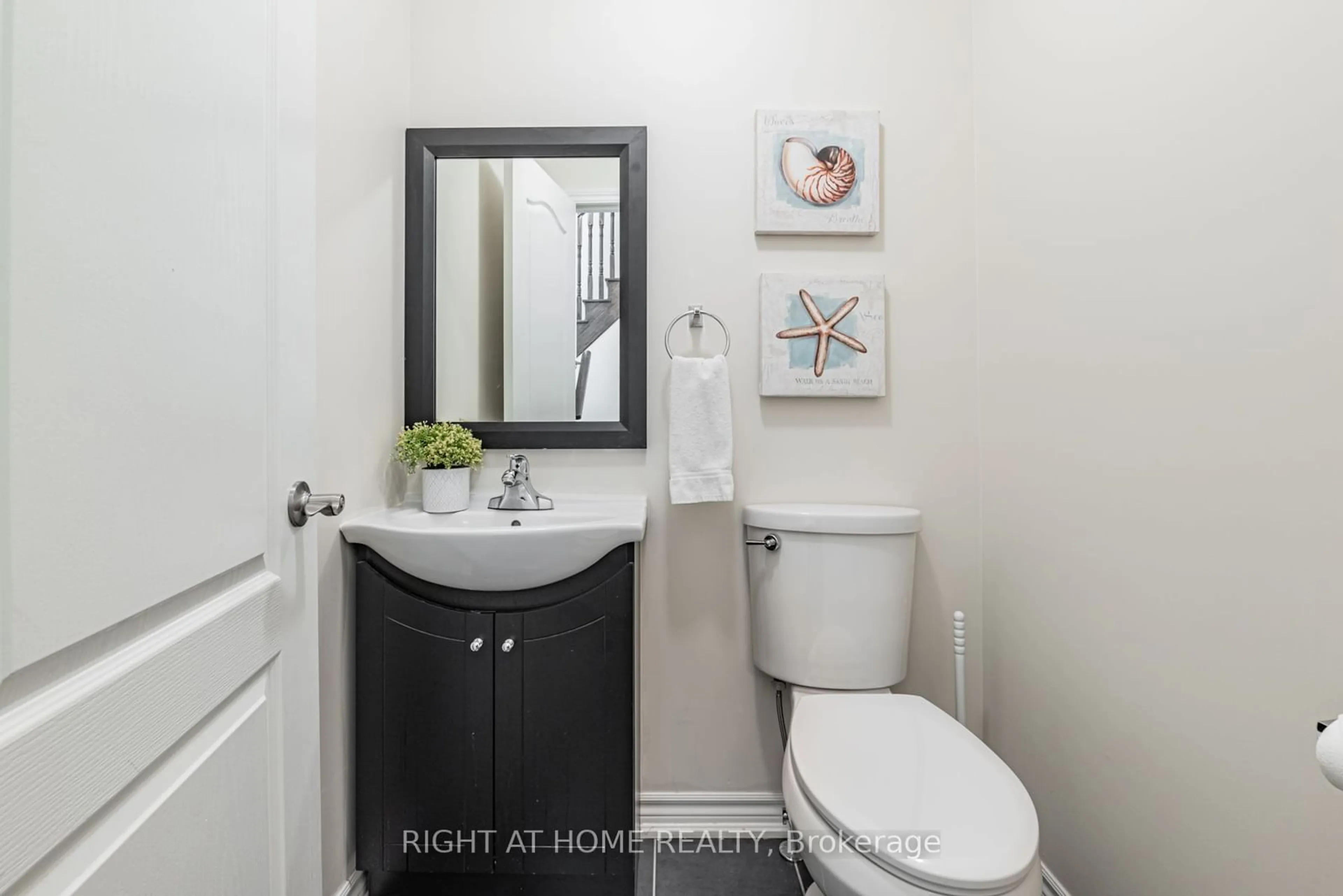 Standard bathroom, unknown for 15 Tatra Lane, Markham Ontario L6C 0P3