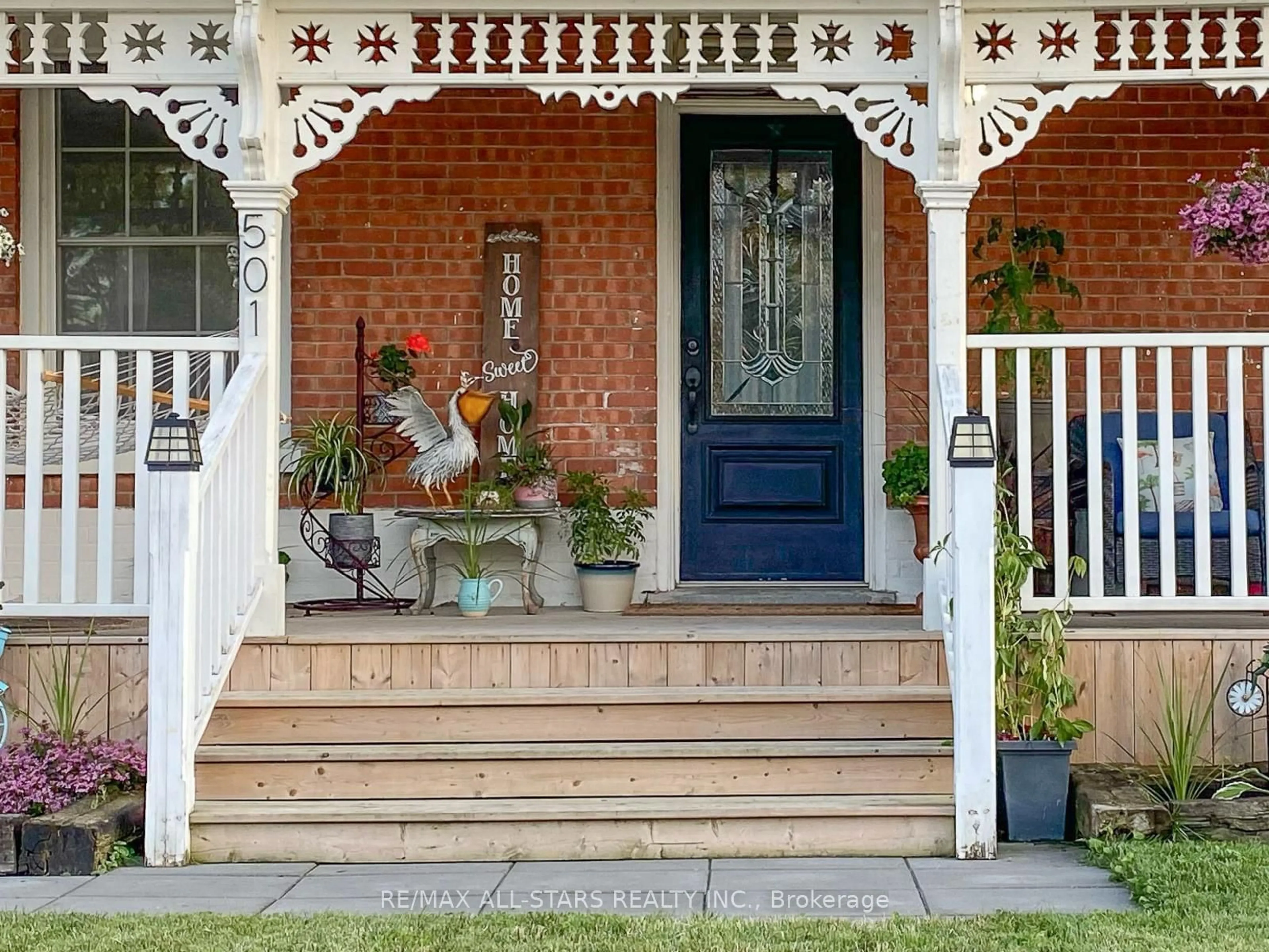 Indoor entryway for 501 Simcoe St, Brock Ontario L0K 1A0