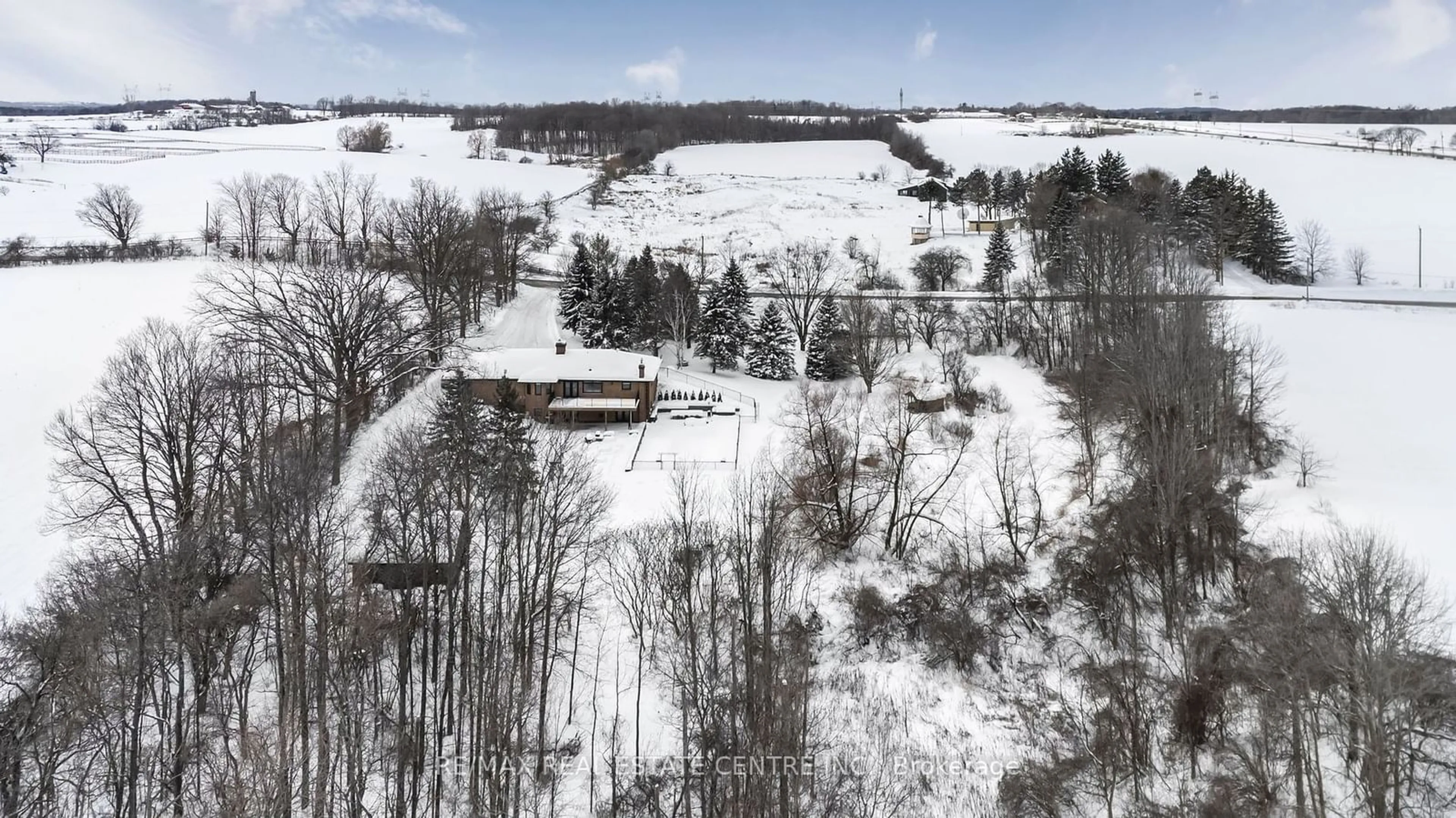 A pic from outside/outdoor area/front of a property/back of a property/a pic from drone, unknown for 17356 10th Conc, King Ontario L0G 1T0