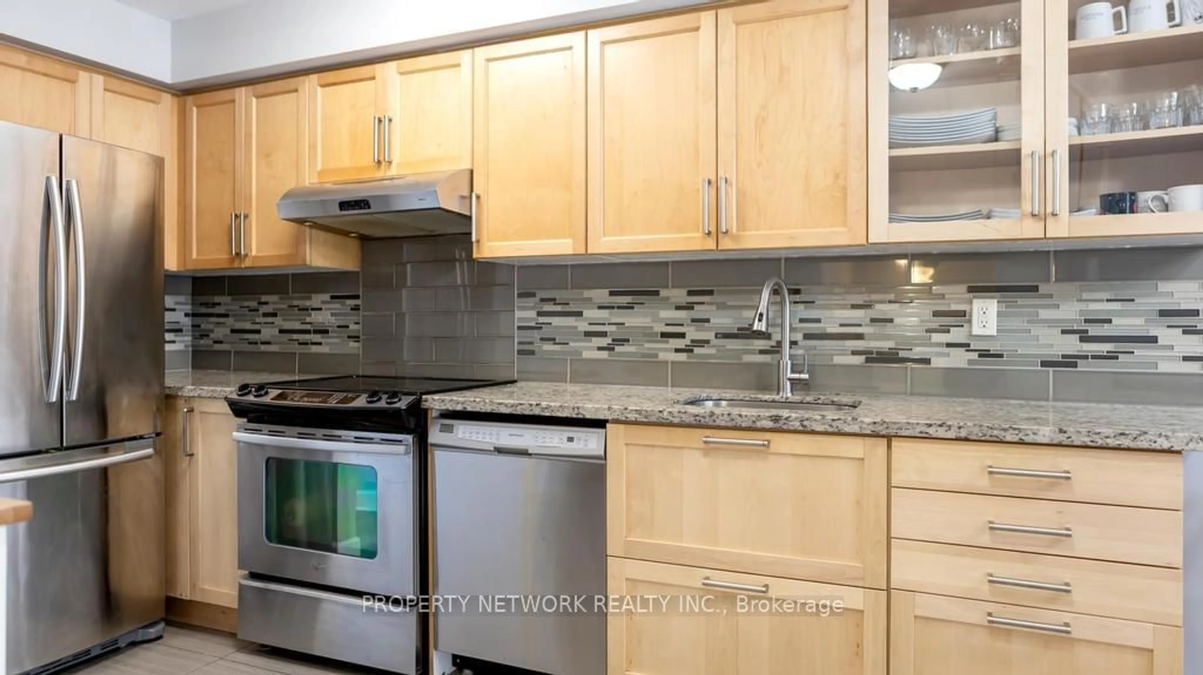 Standard kitchen, unknown for 49 Lodgeway Dr, Vaughan Ontario L6A 3S4