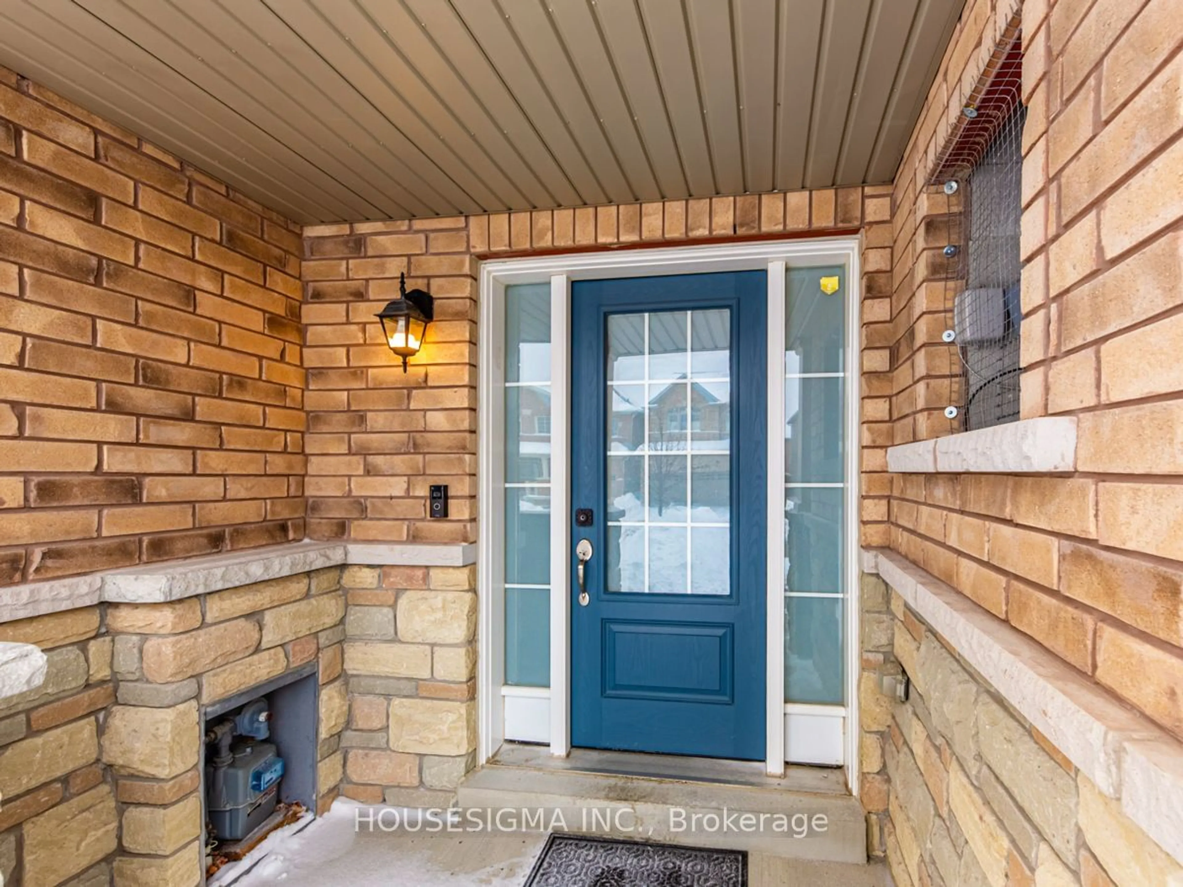 Indoor entryway for 90 Kellington Trail, Whitchurch-Stouffville Ontario L4A 1X6