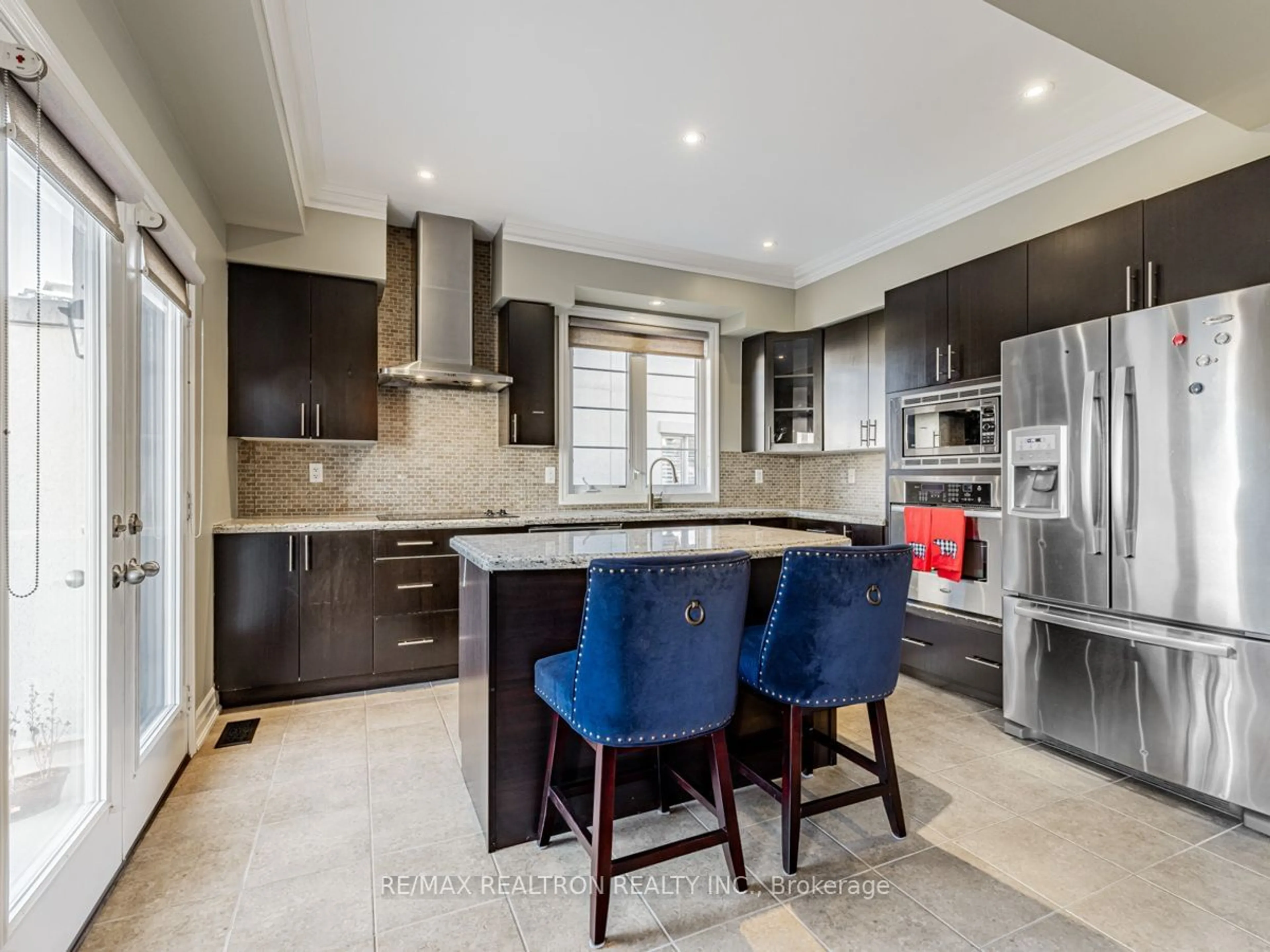 Open concept kitchen, ceramic/tile floor for 80 North Park Rd #4, Vaughan Ontario L4J 0G8