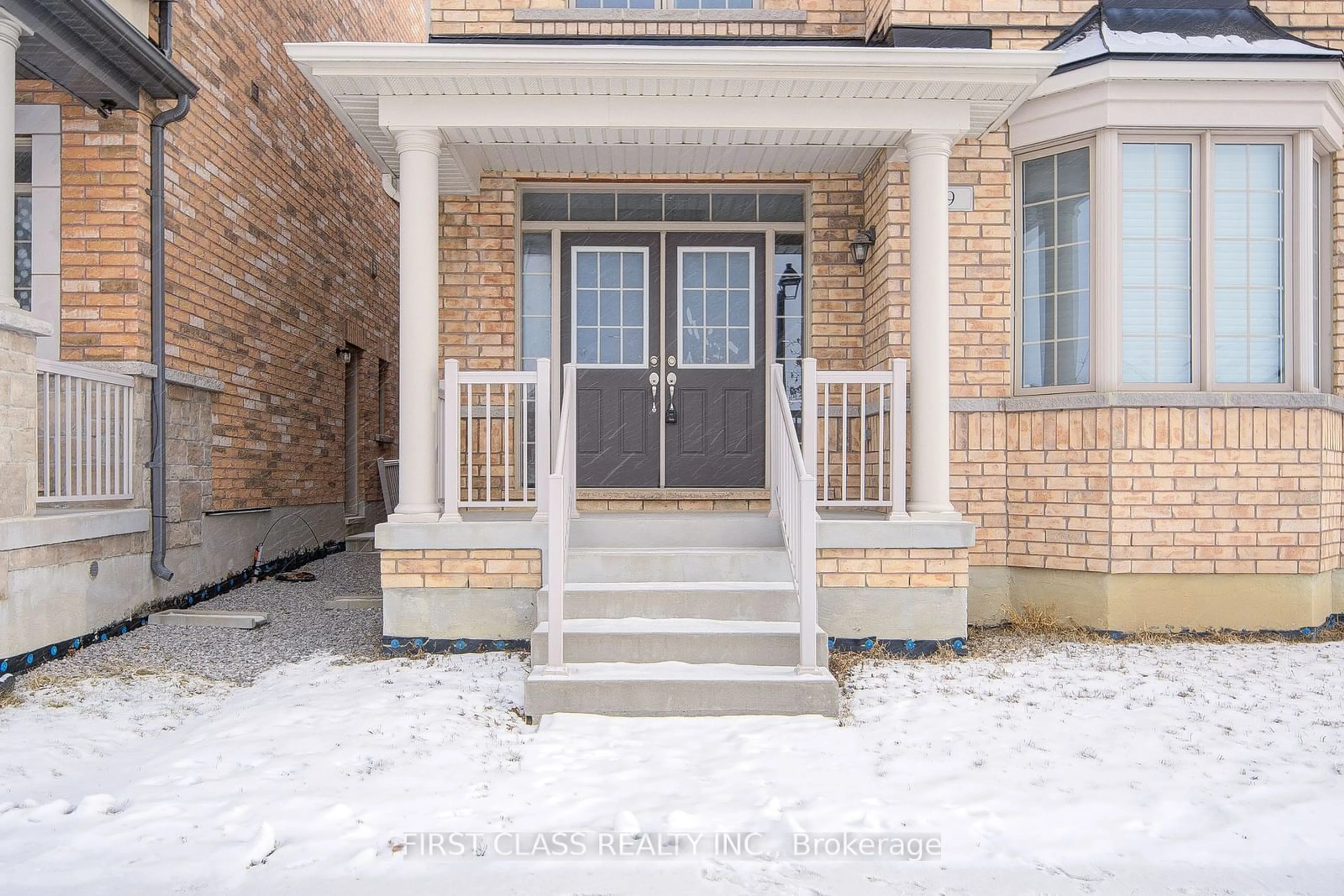 Indoor entryway for 9 Gordon Landon Dr, Markham Ontario L6B 0X9