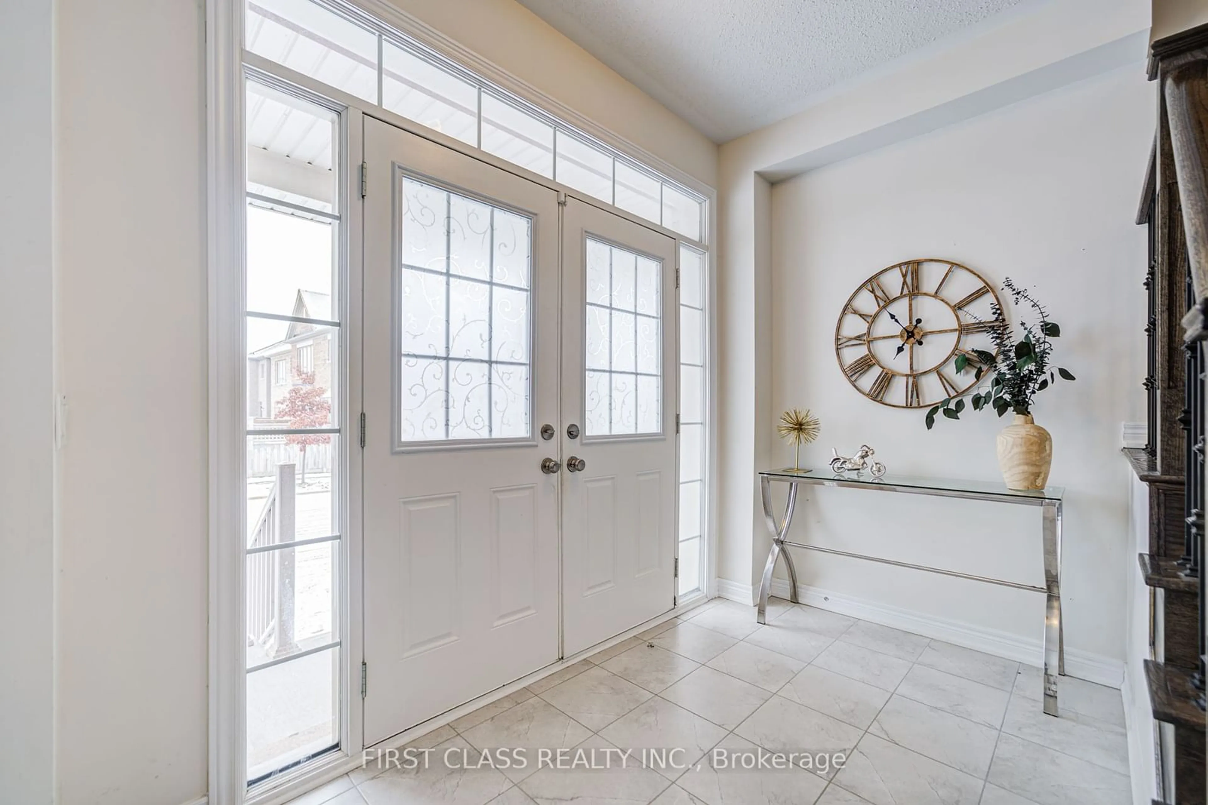 Indoor entryway for 9 Gordon Landon Dr, Markham Ontario L6B 0X9