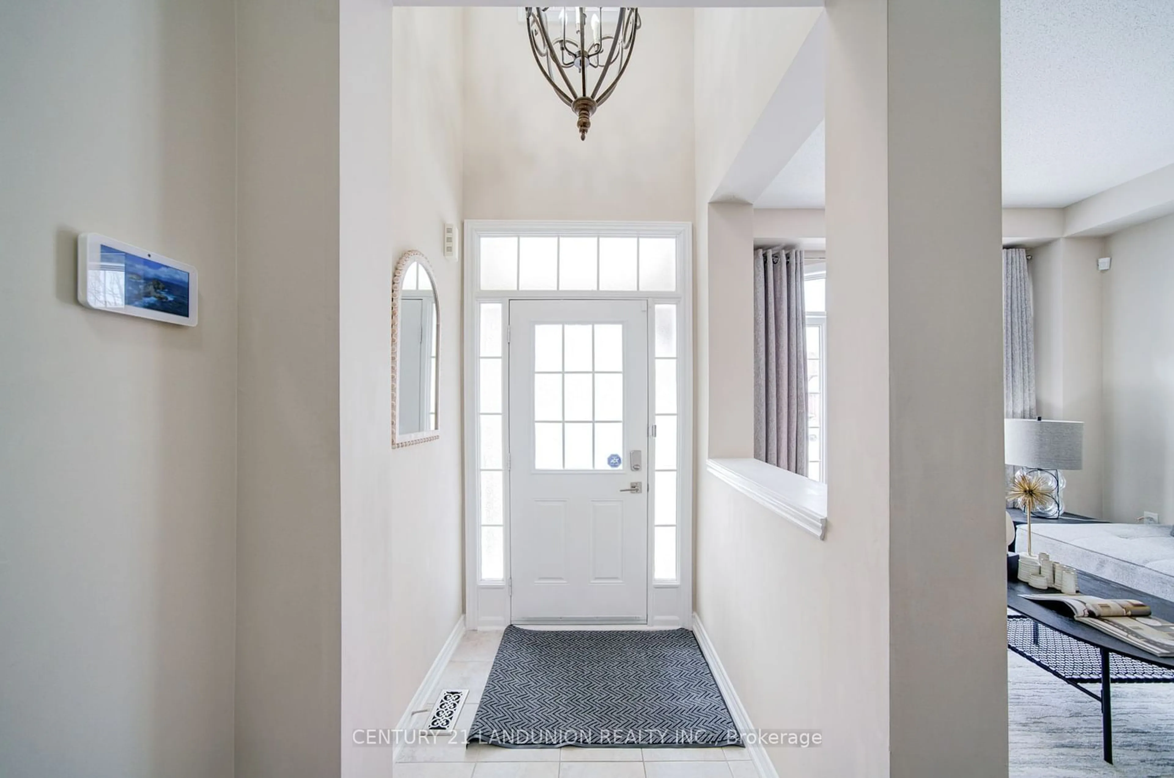 Indoor entryway for 83 Stonechurch Cres, Markham Ontario L6B 0H4