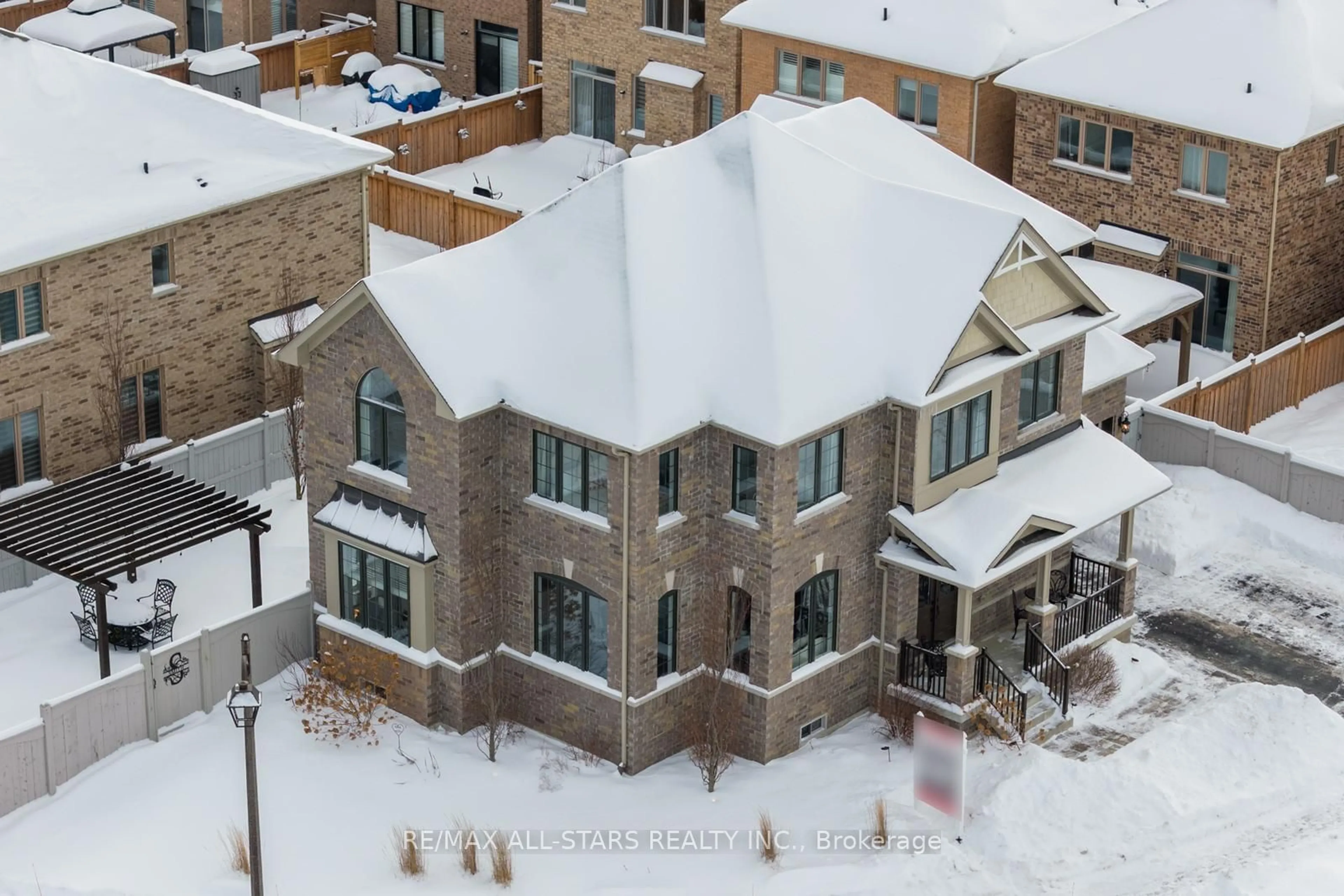 A pic from outside/outdoor area/front of a property/back of a property/a pic from drone, unknown for 61 Brownsberger Rd, Whitchurch-Stouffville Ontario L4A 4P4