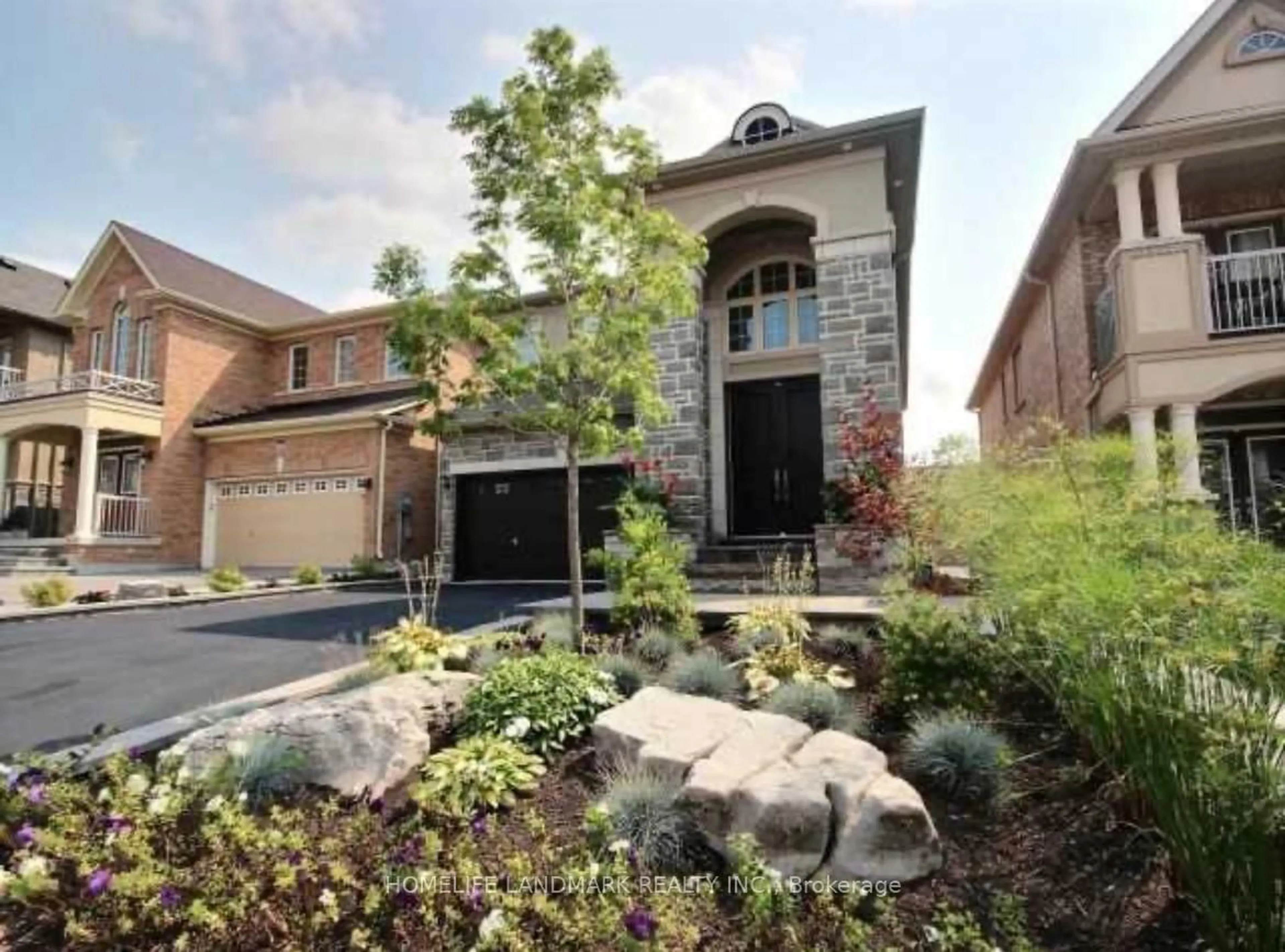 Home with brick exterior material, street for 230 Aspenwood Dr, Newmarket Ontario L3X 3K7