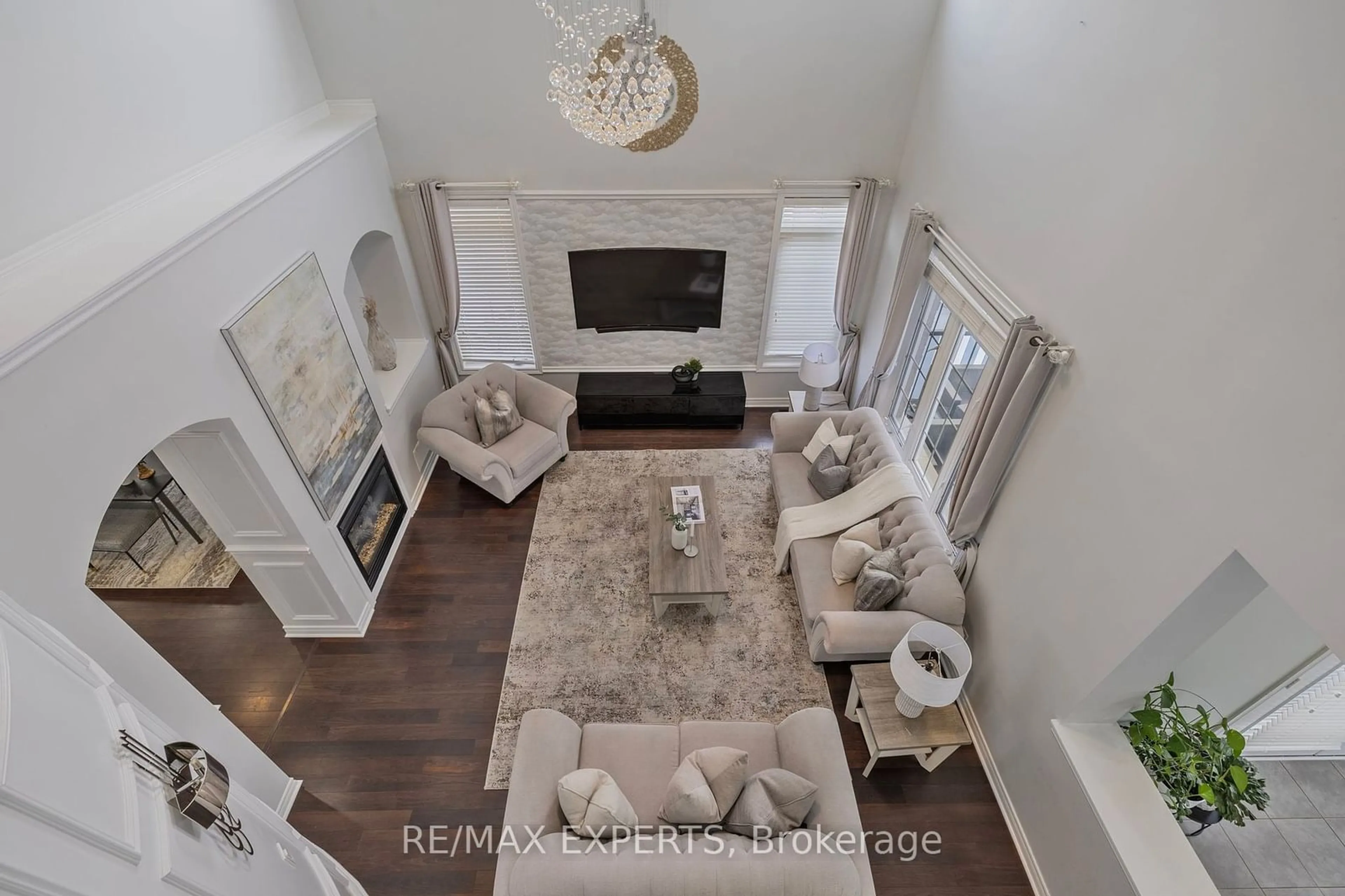 Living room with furniture, unknown for 24 Faris St, Bradford West Gwillimbury Ontario L3Z 0B4