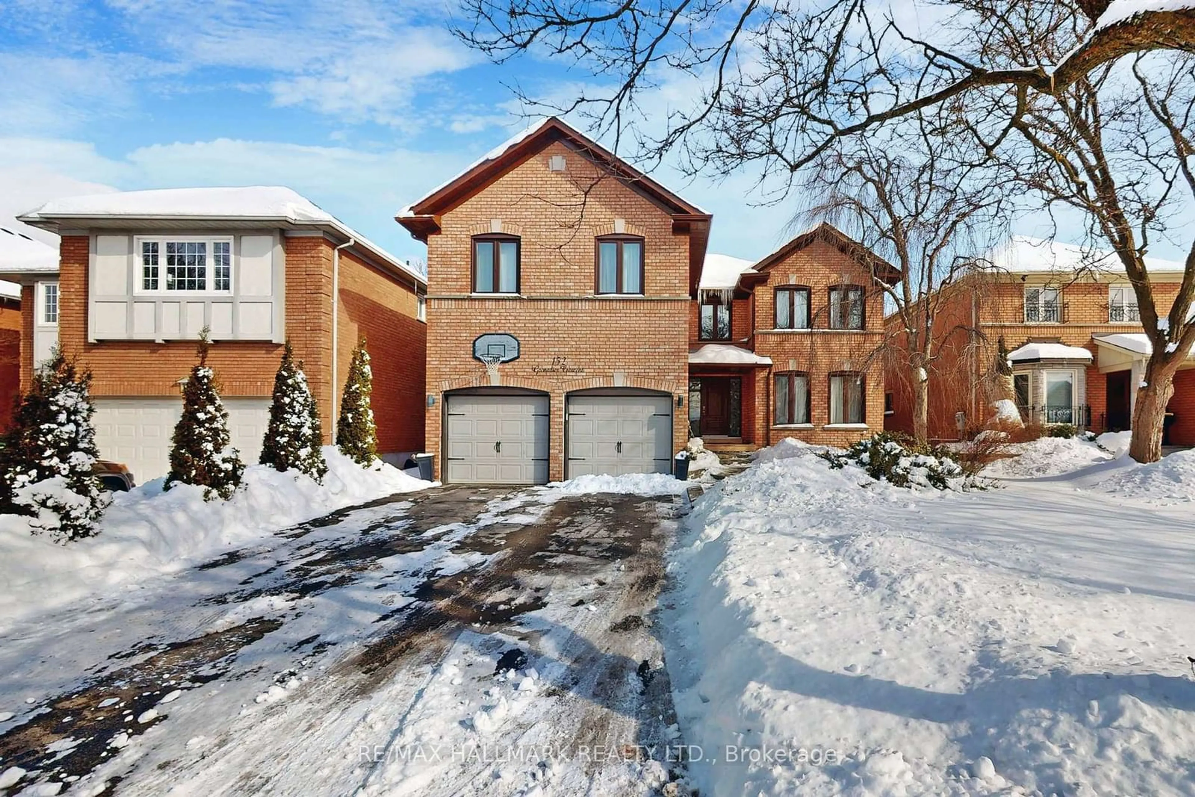 Home with brick exterior material, street for 152 Grenadier Cres, Vaughan Ontario L4J 7V6