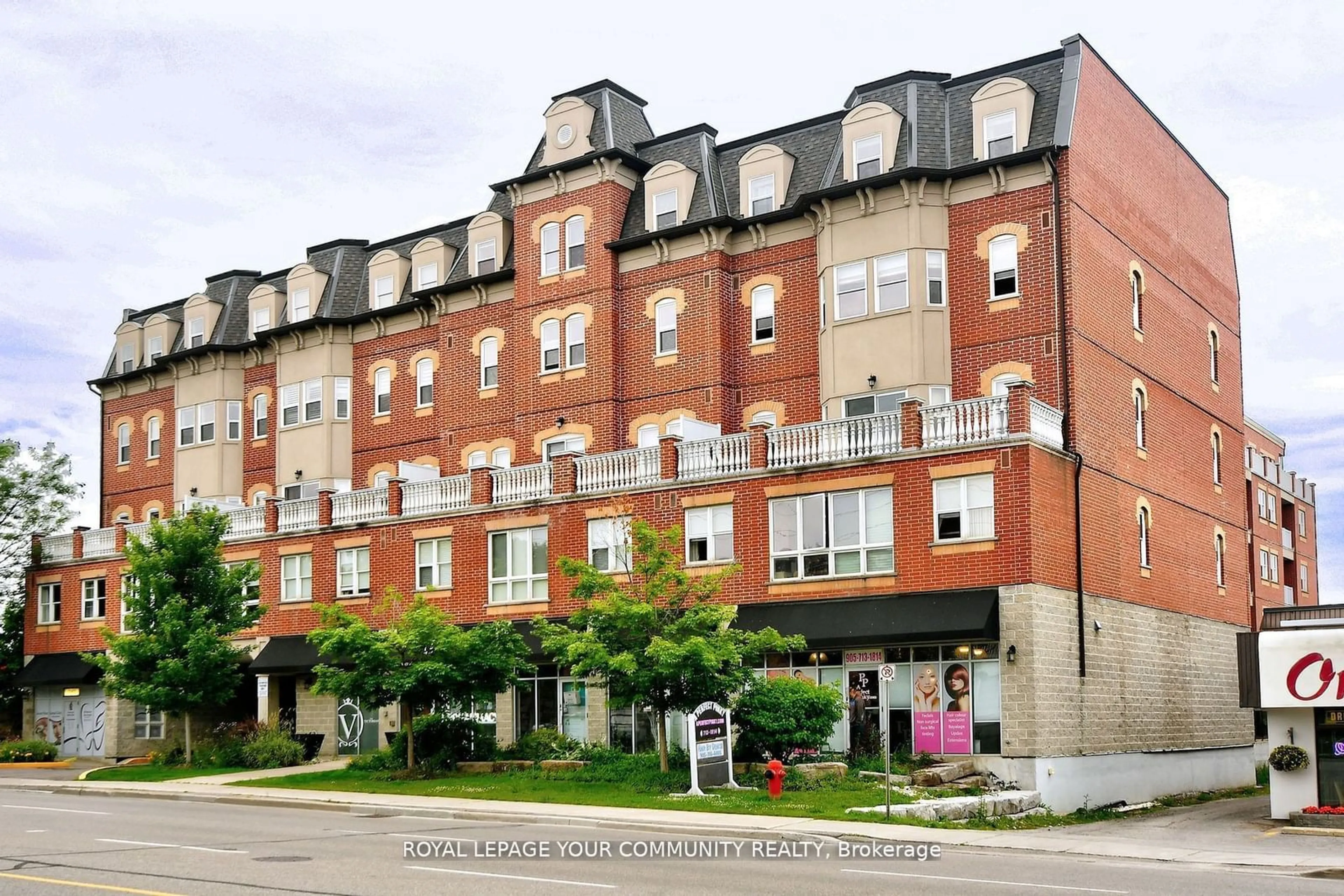 Home with brick exterior material, building for 15450 Yonge St #306, Aurora Ontario L4G 0K1