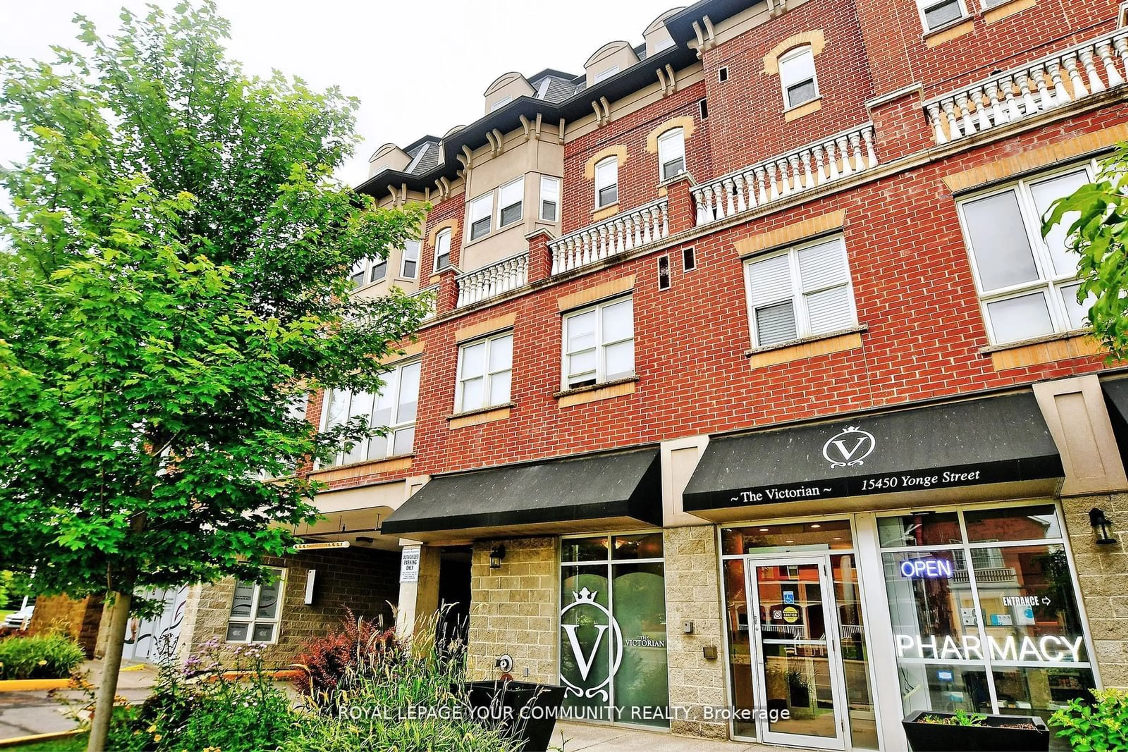 Patio, building for 15450 Yonge St #306, Aurora Ontario L4G 0K1