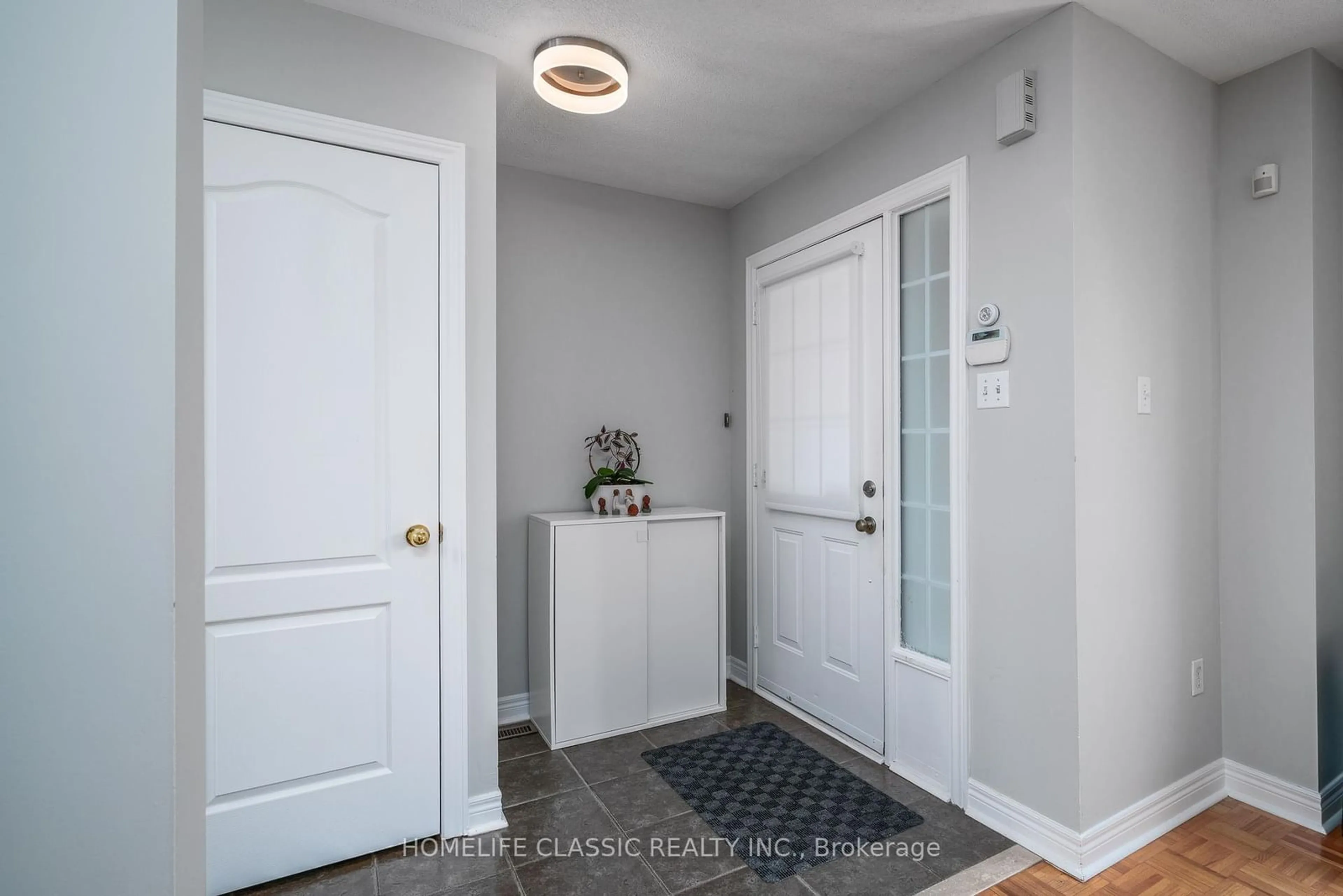 Indoor entryway for 44 Wildberry Cres, Vaughan Ontario L4H 2C6