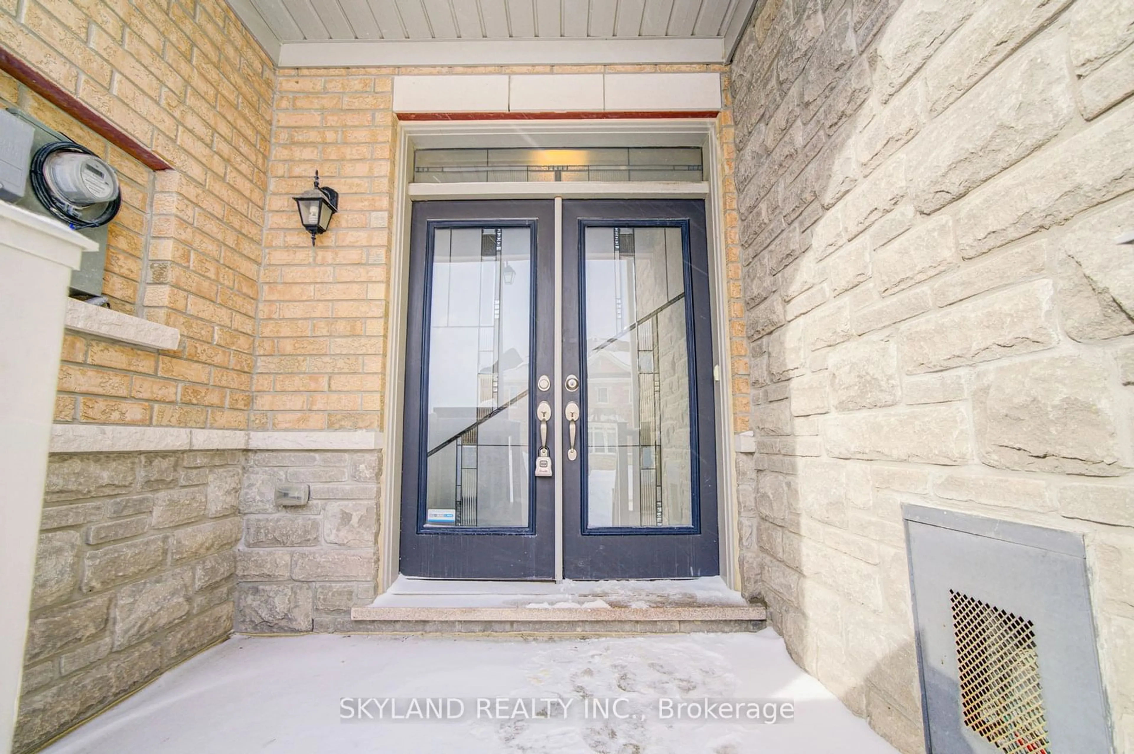 Indoor entryway for 38 Port Arthur Cres, Richmond Hill Ontario L4E 1B5