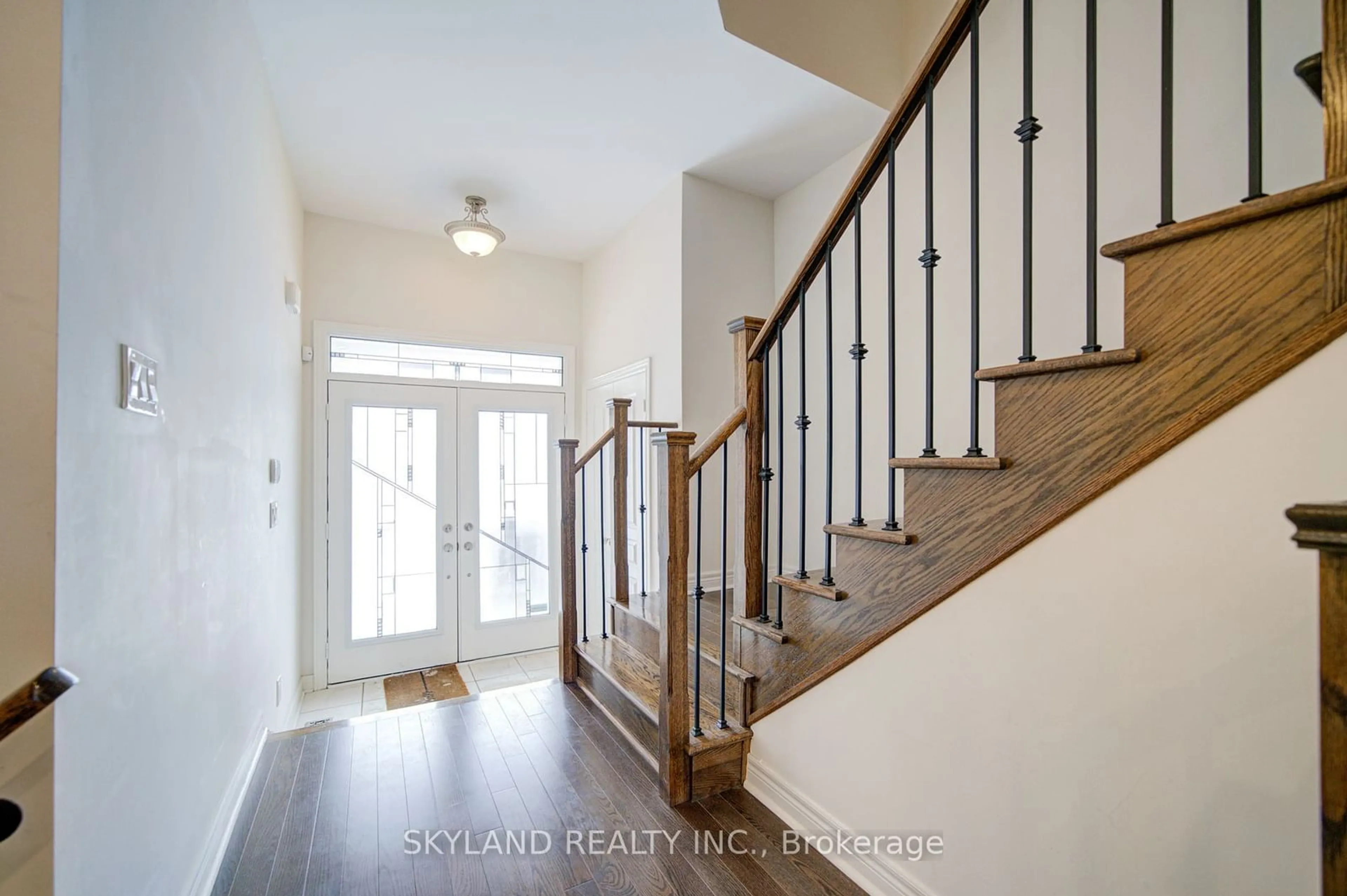 Indoor entryway for 38 Port Arthur Cres, Richmond Hill Ontario L4E 1B5