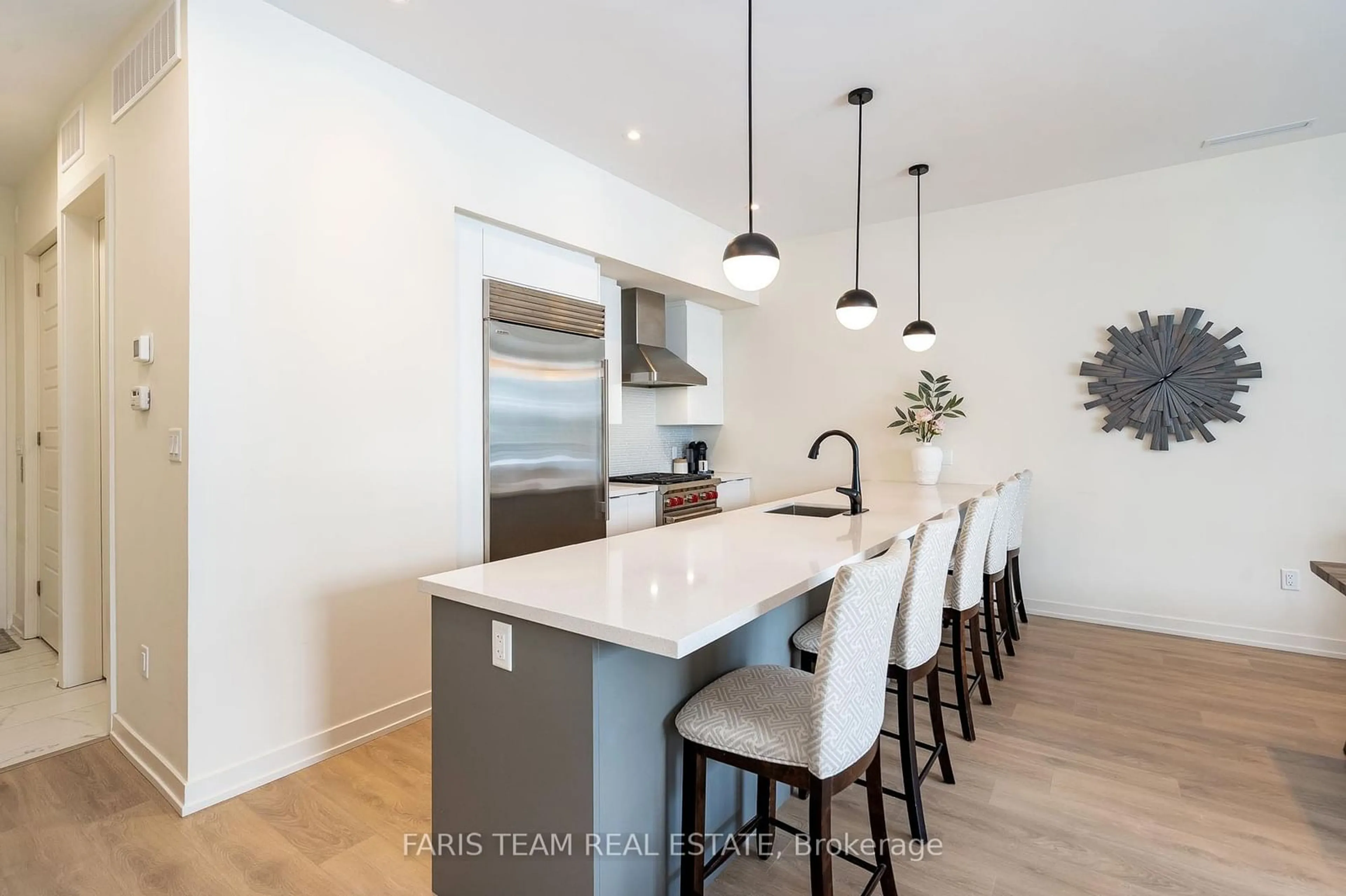 Open concept kitchen, unknown for 3727 Ferretti Crt, Innisfil Ontario L9S 0N6