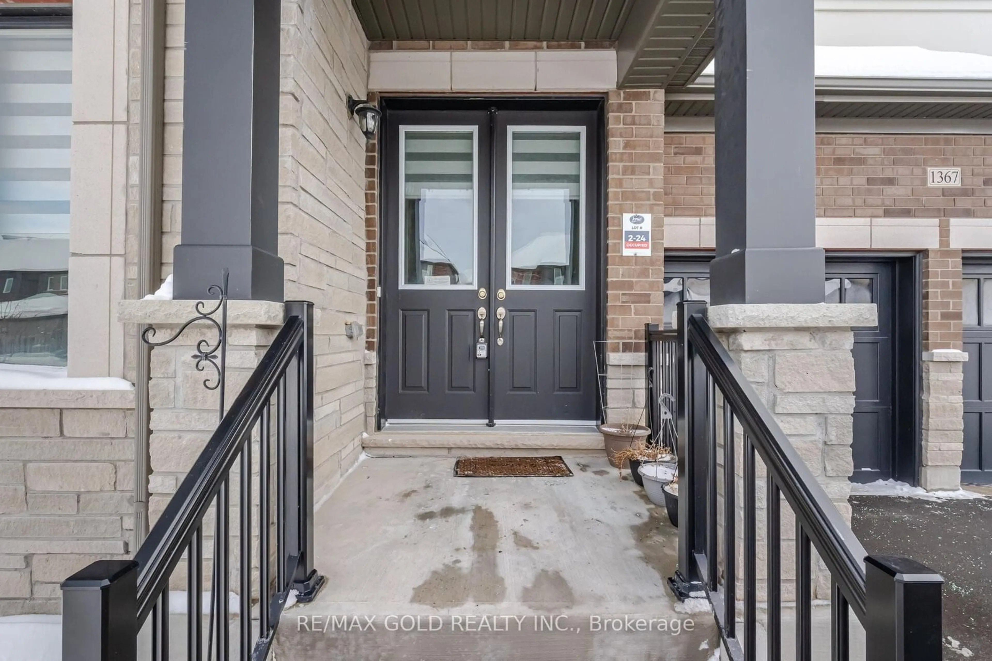 Indoor entryway for 1367 Harrington St, Innisfil Ontario L0L 1W0