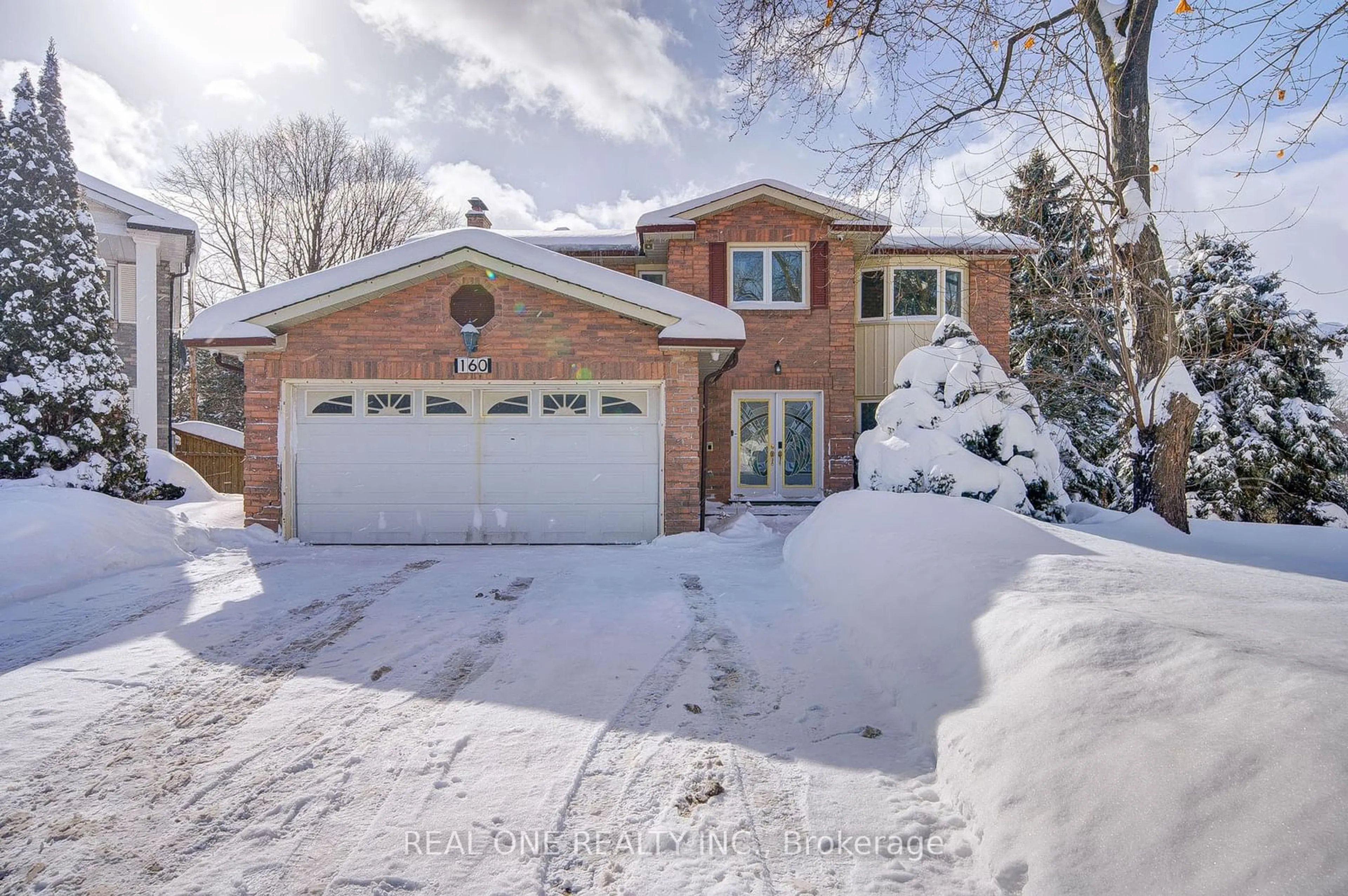 Home with brick exterior material, street for 160 Cambridge Crt, Richmond Hill Ontario L4C 6E7