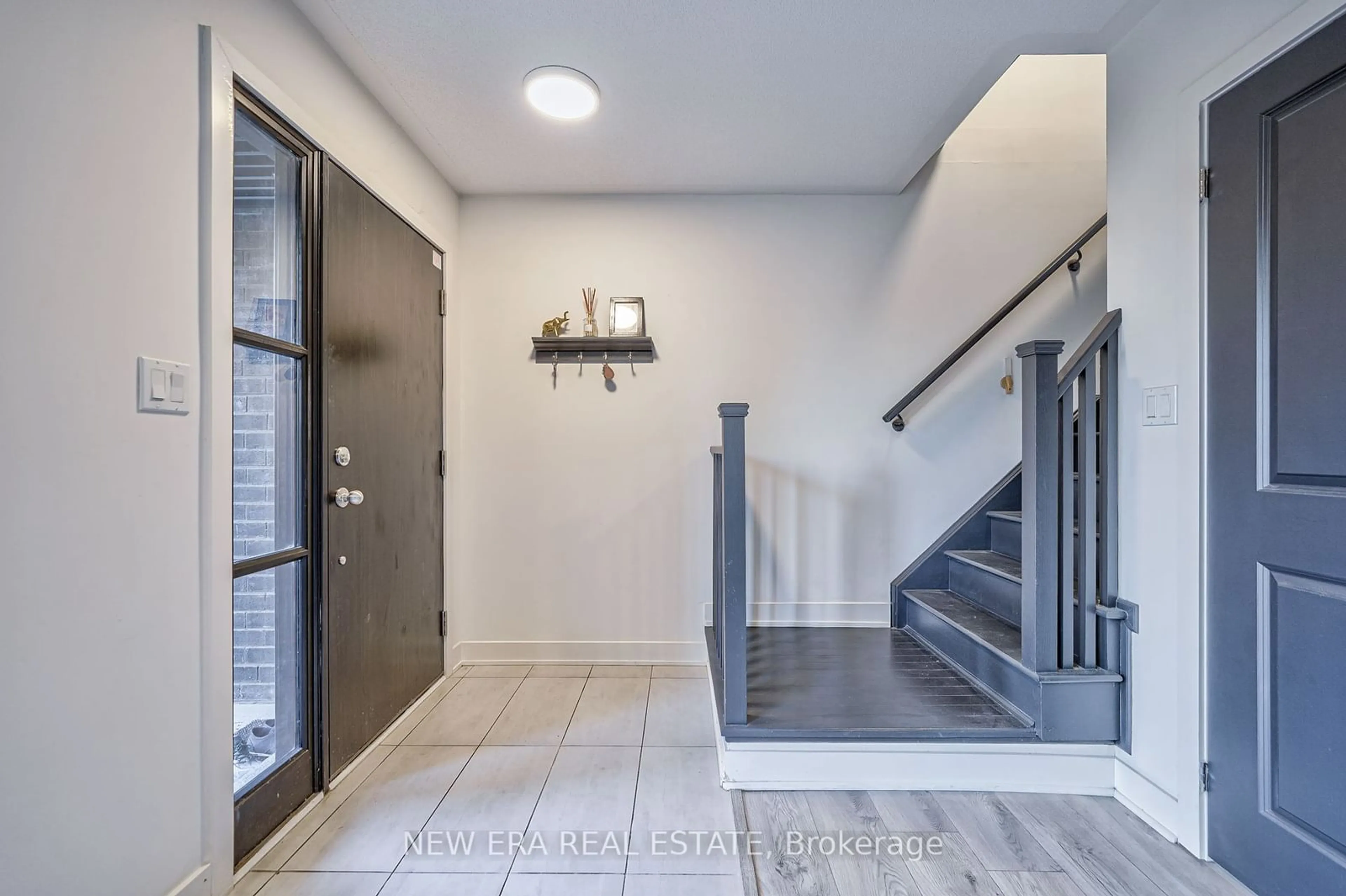 Indoor entryway for 179 Carpaccio Ave, Vaughan Ontario L4H 2R6