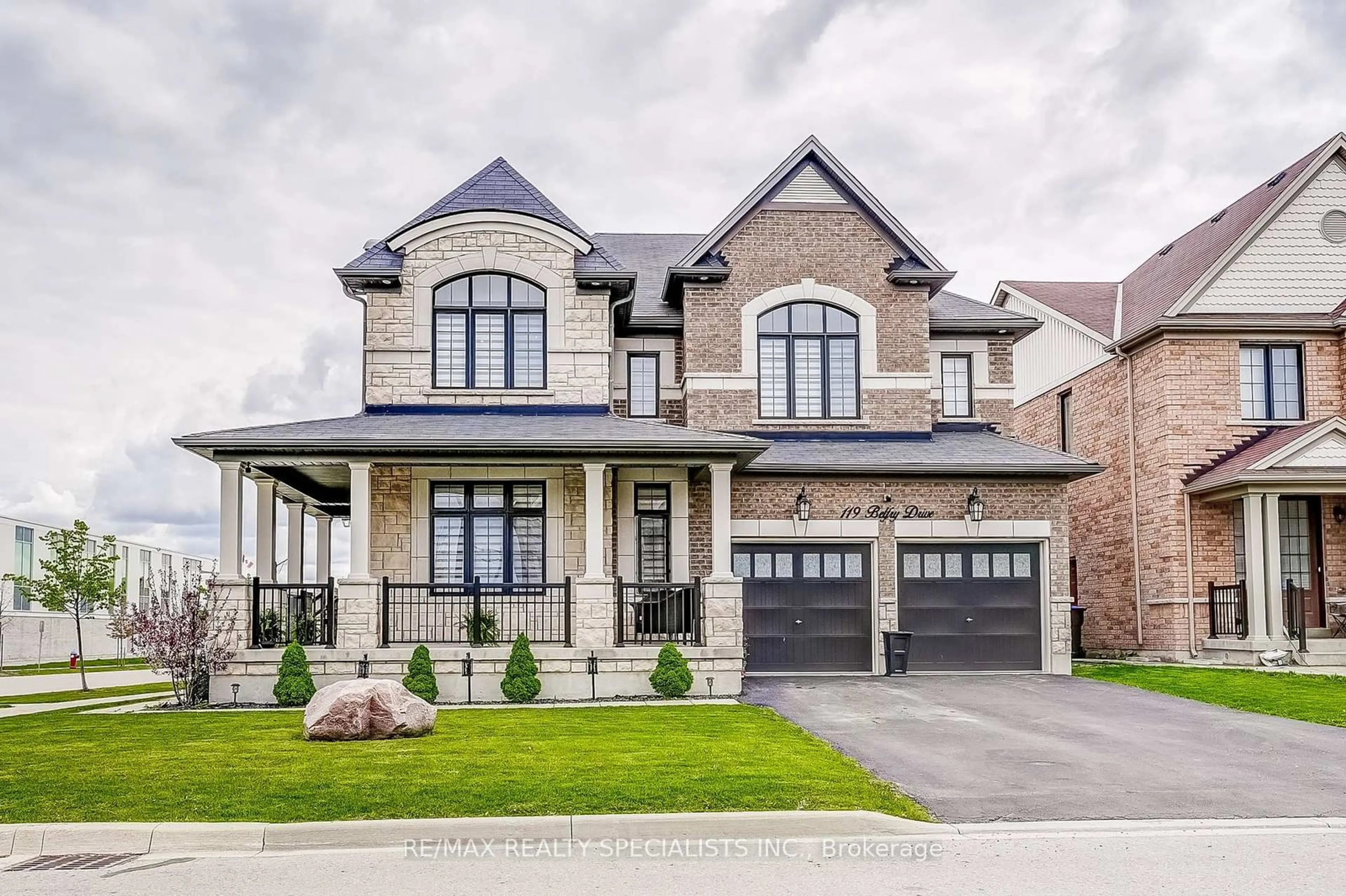 Home with brick exterior material, street for 119 Belfry Dr, Bradford West Gwillimbury Ontario L3Z 0V6