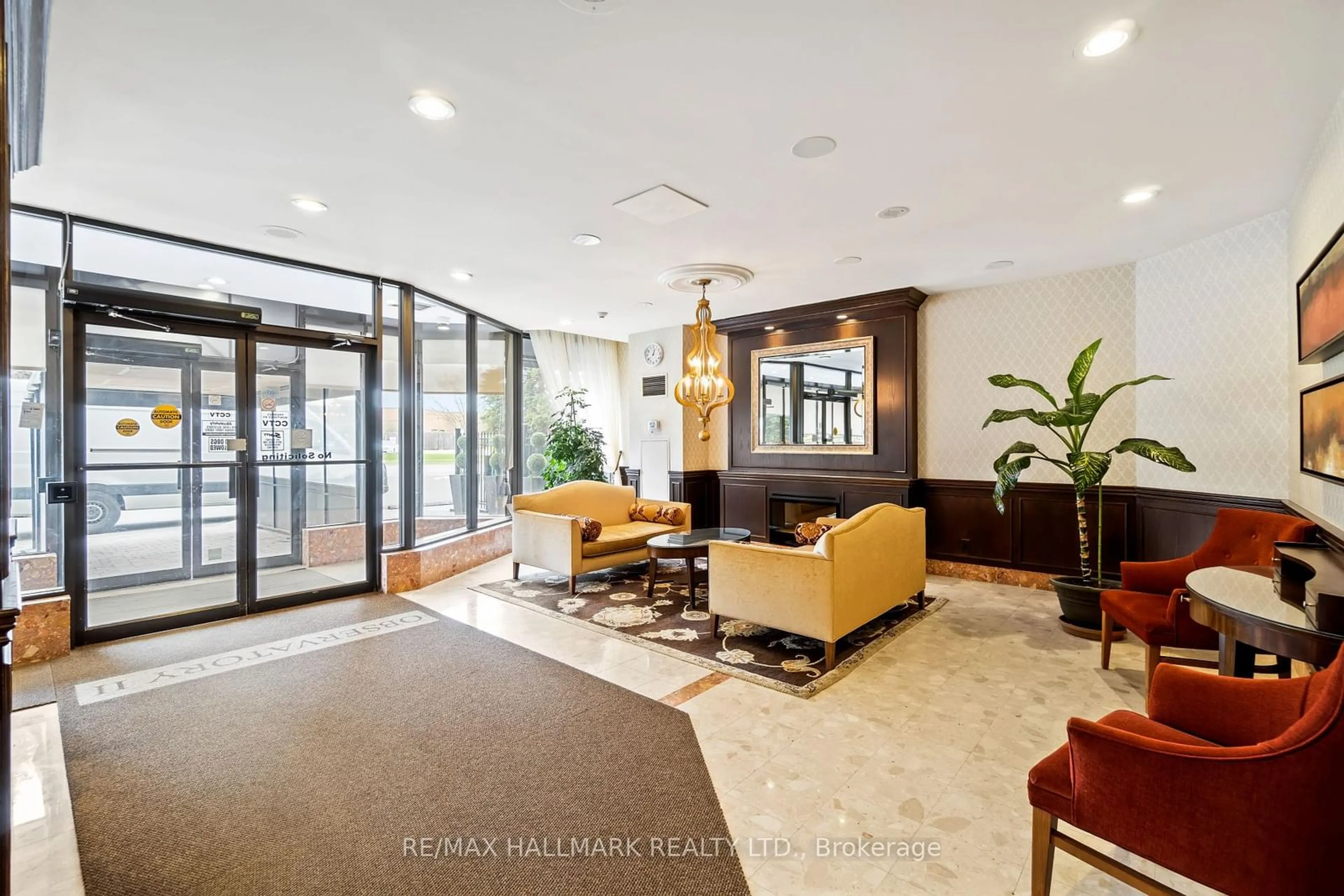 Lobby for 33 Weldrick Rd #903, Richmond Hill Ontario L4C 8W4