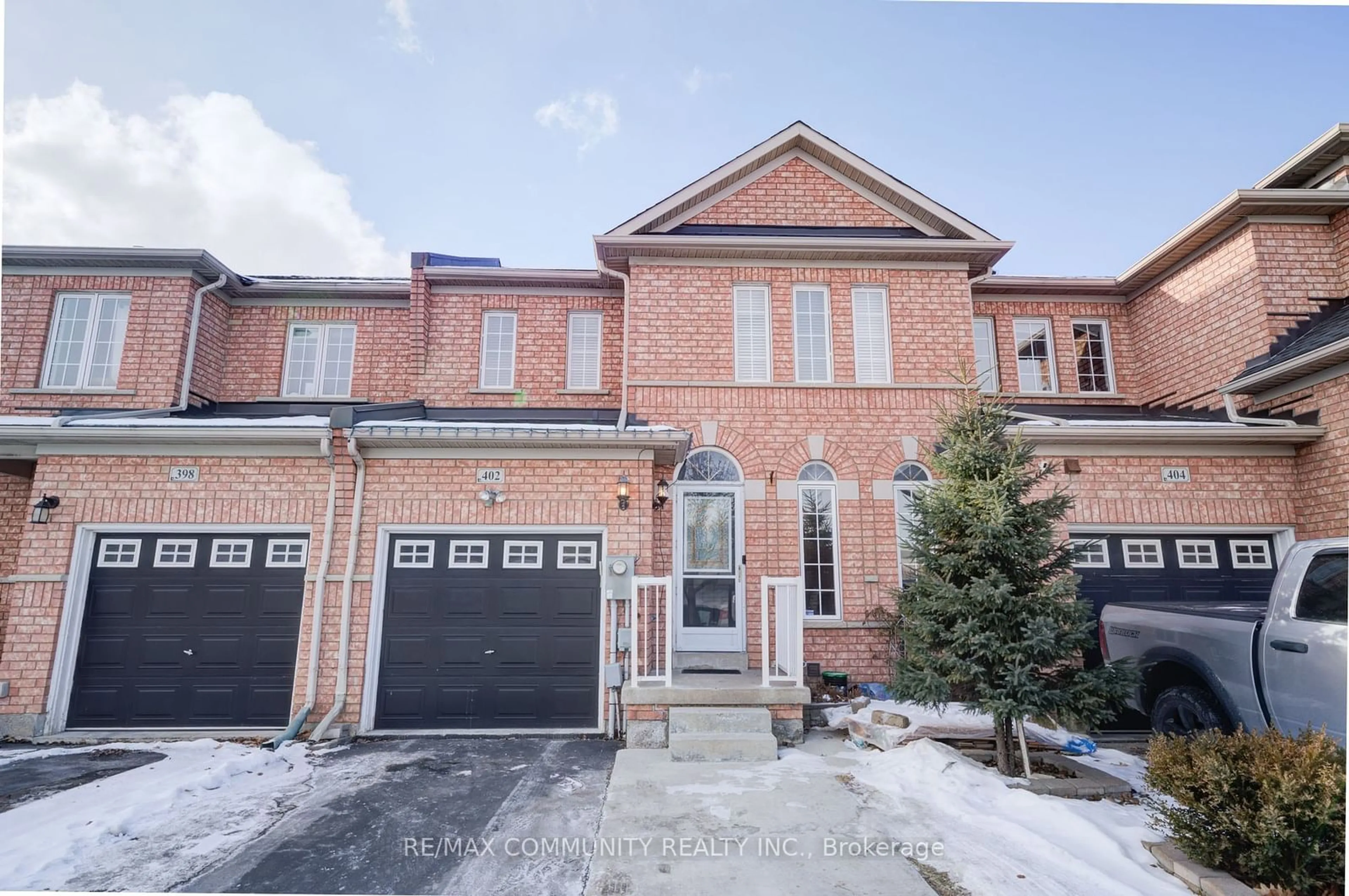 Home with brick exterior material, street for 402 Hawkview Blvd, Vaughan Ontario L4H 2J3