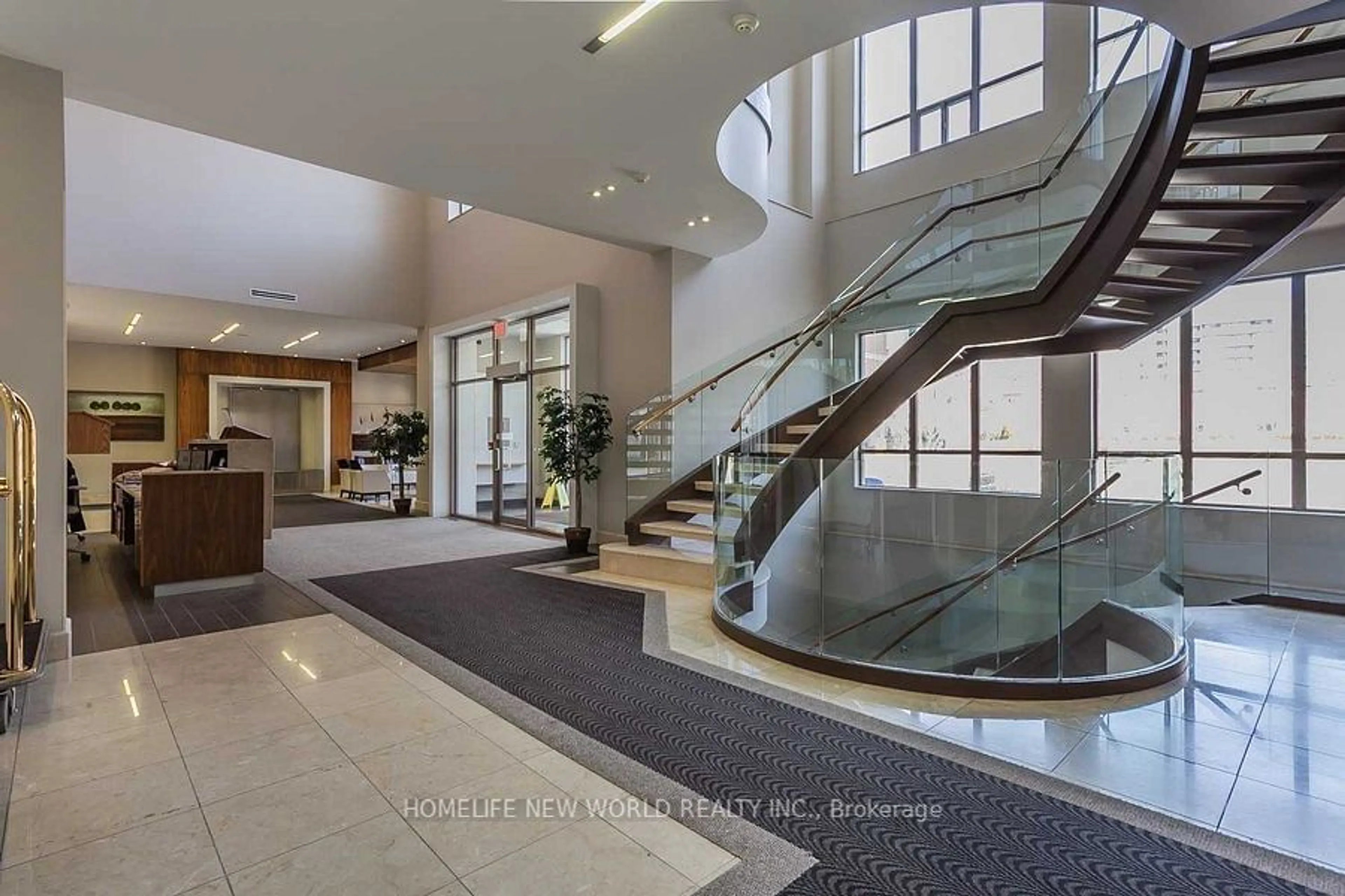 Indoor foyer for 39 Galleria Pkwy #105, Markham Ontario L3T 0A6