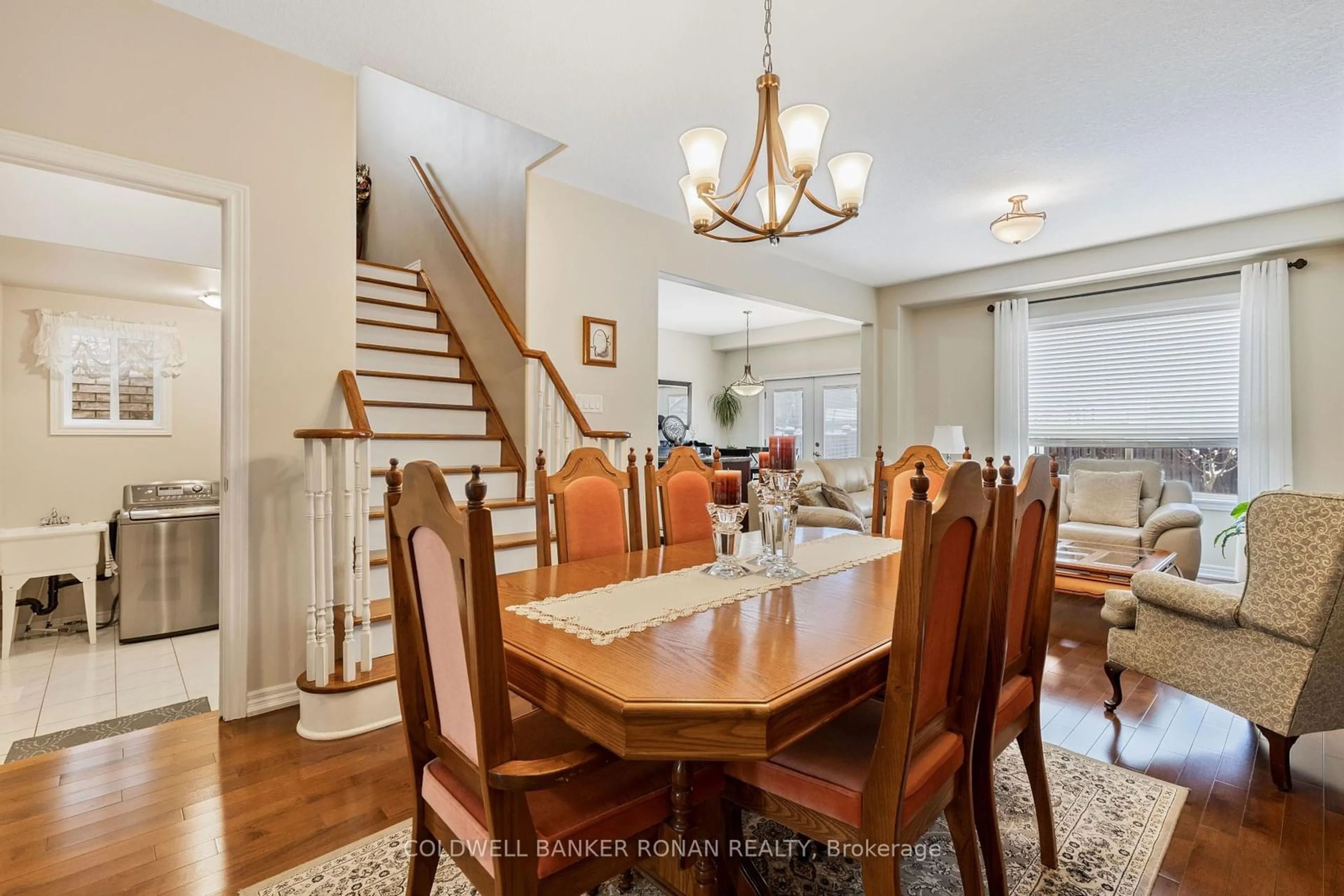 Dining room, unknown for 44 McMulkin St, New Tecumseth Ontario L9R 0A7