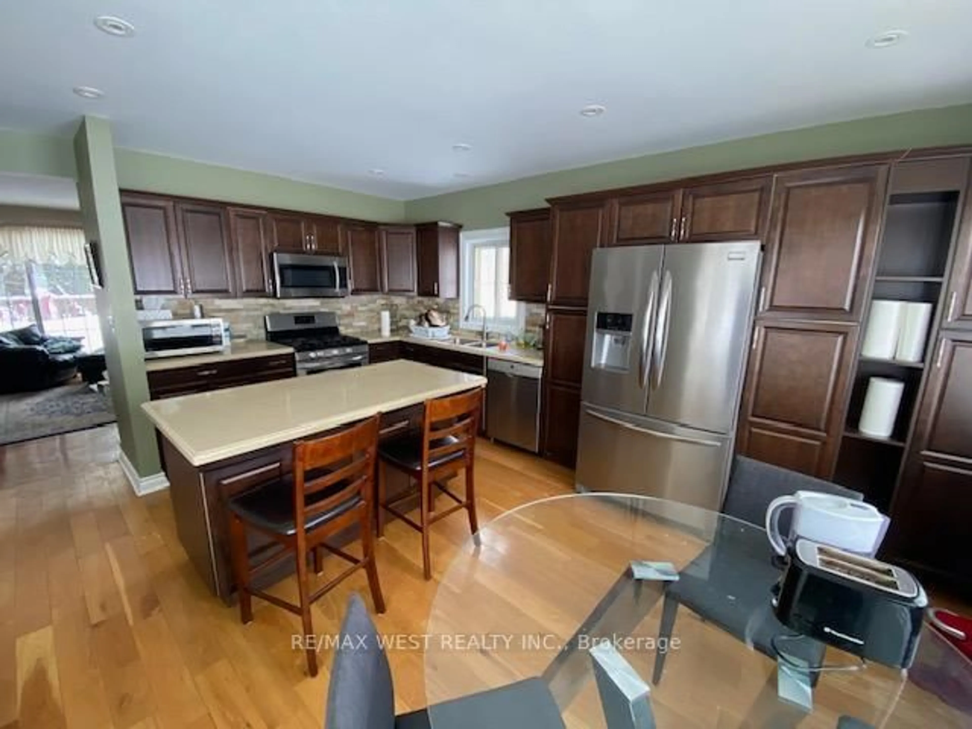 Open concept kitchen, unknown for 352 Pefferlaw Rd, Georgina Ontario L0E 1N0