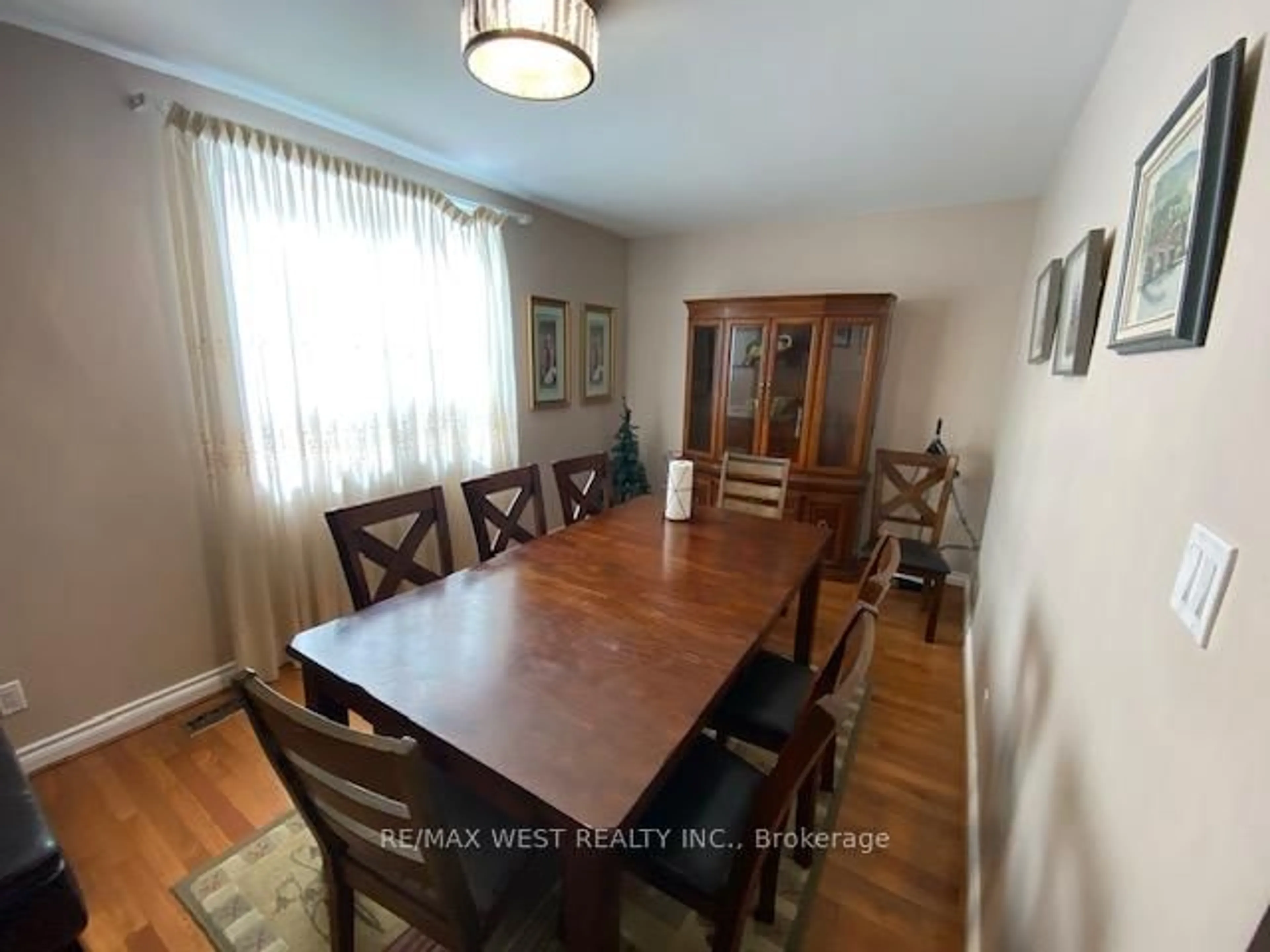 Dining room, wood/laminate floor for 352 Pefferlaw Rd, Georgina Ontario L0E 1N0