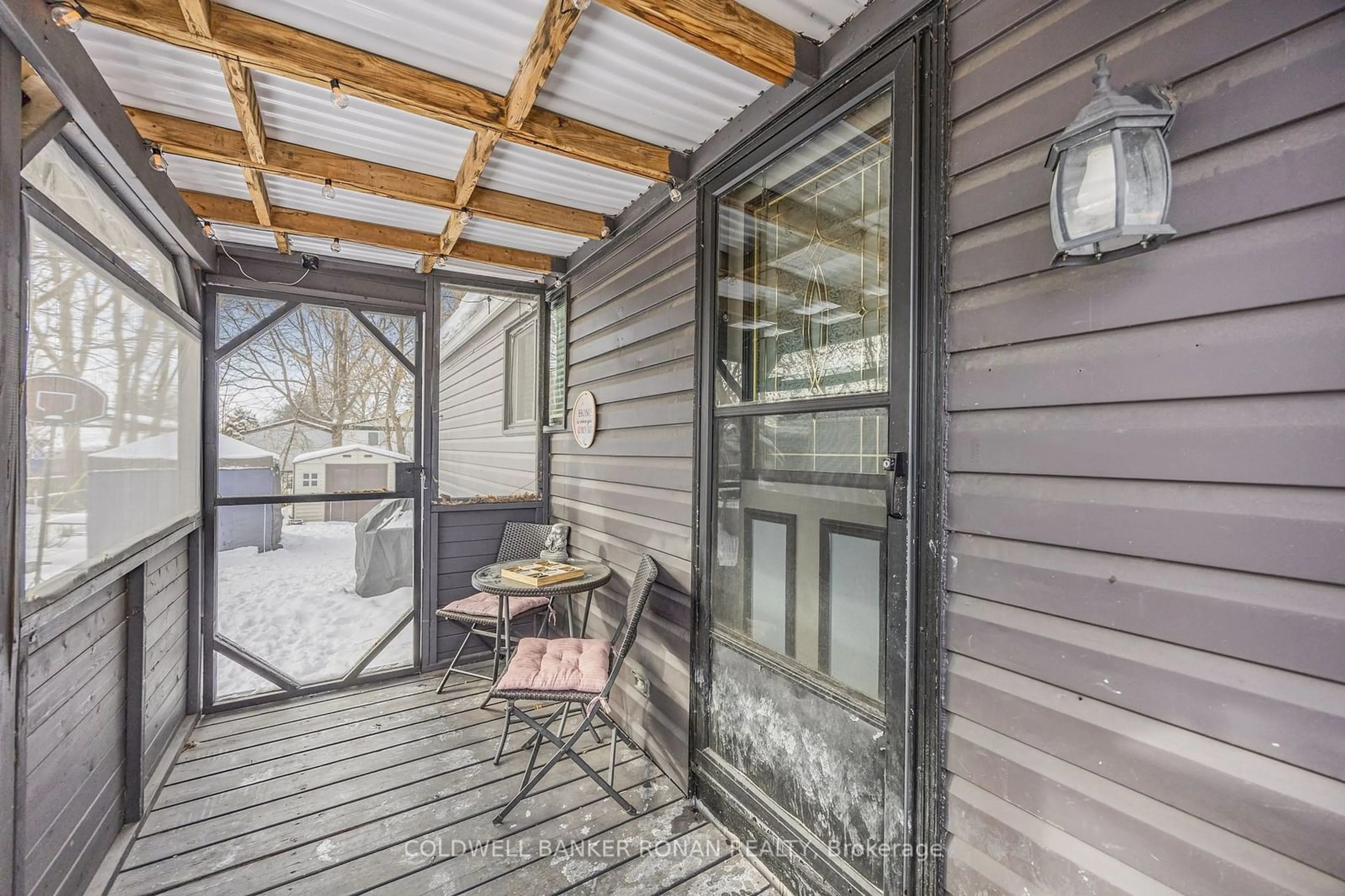 Patio, street for 100 Queen St, New Tecumseth Ontario L0G 1W0